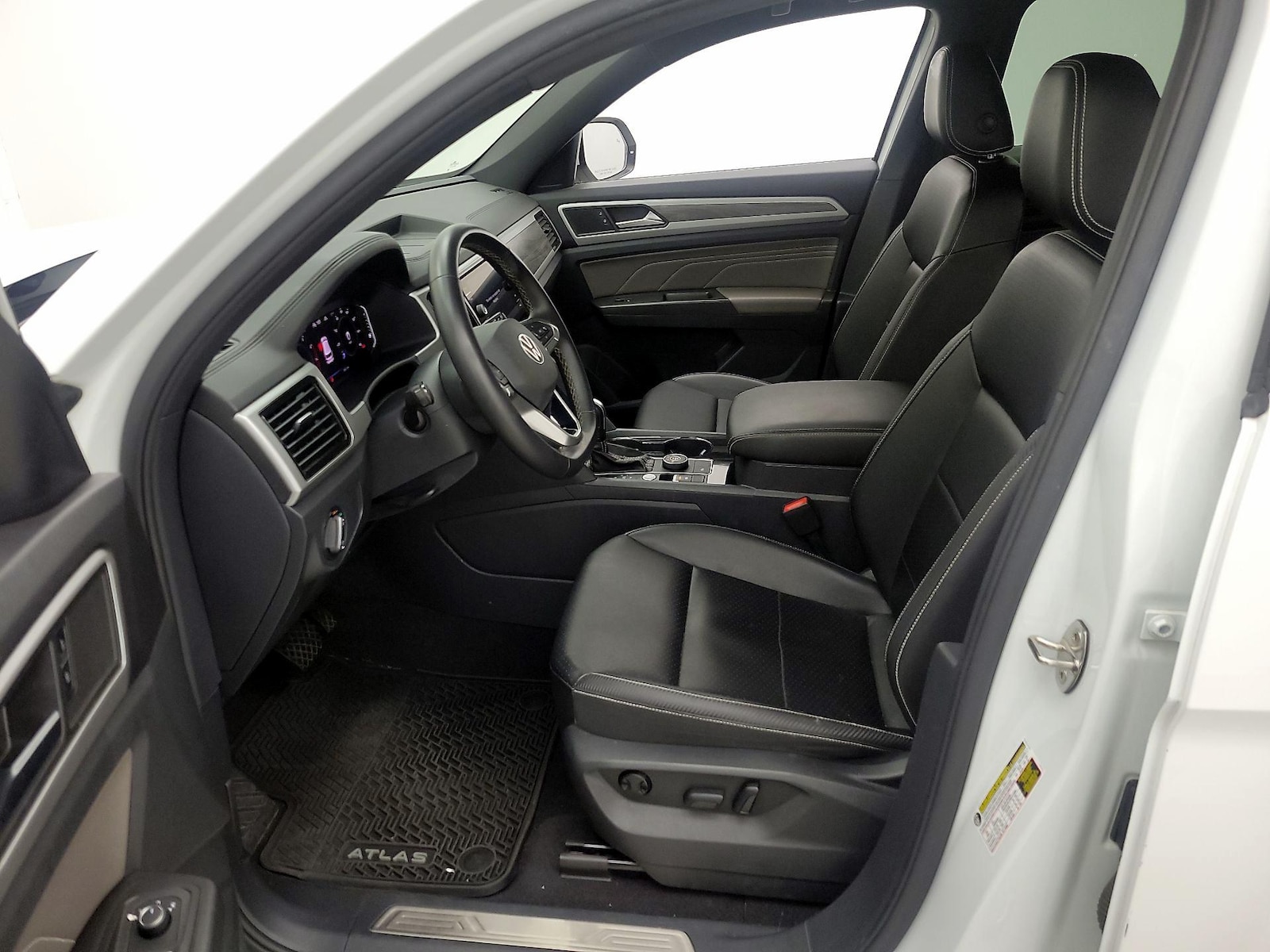 2023 Volkswagen Atlas Cross Sport SE w/Tech - Photo 12