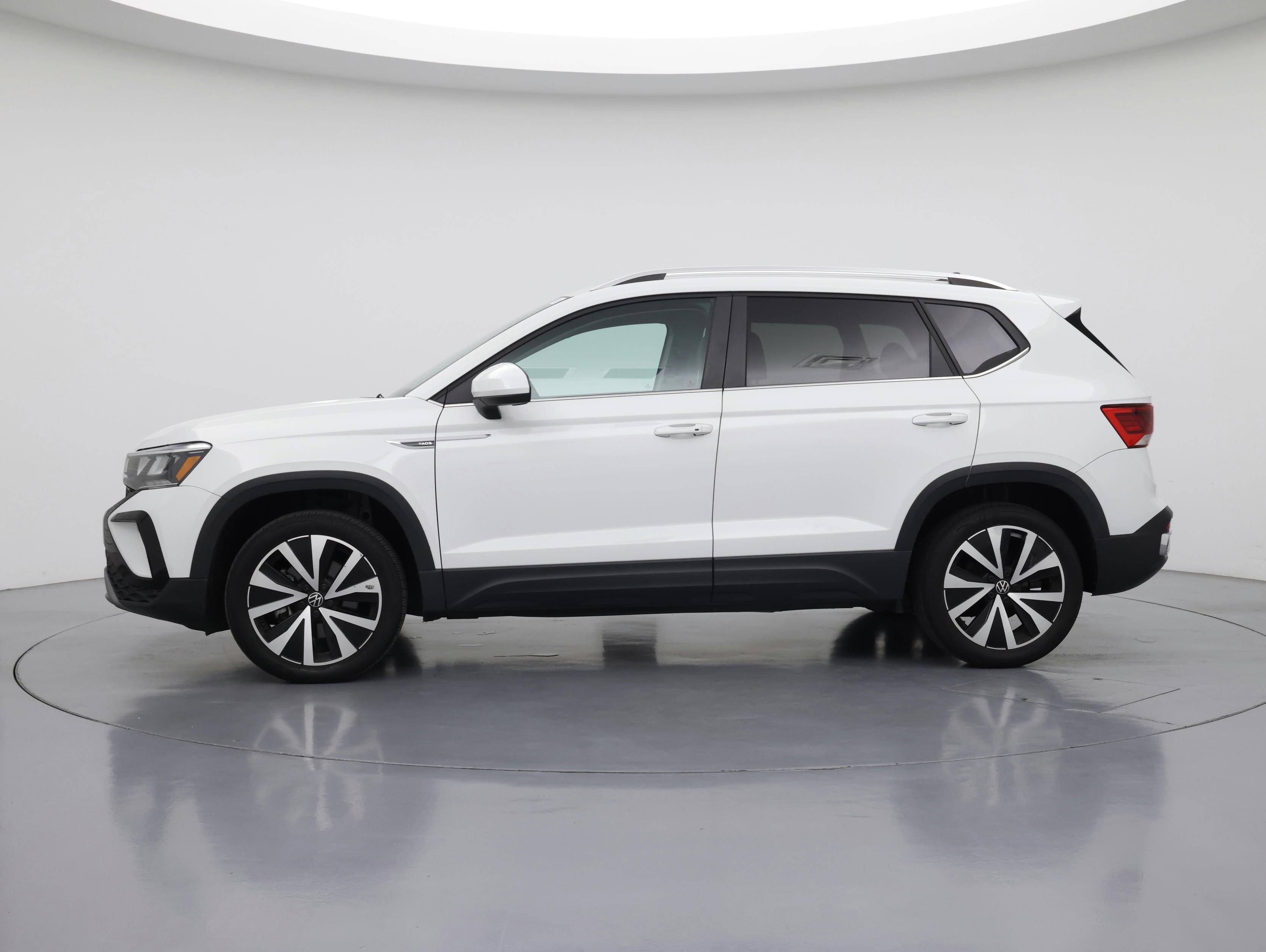 Thumbnail: 2023 Volkswagen Taos - 3