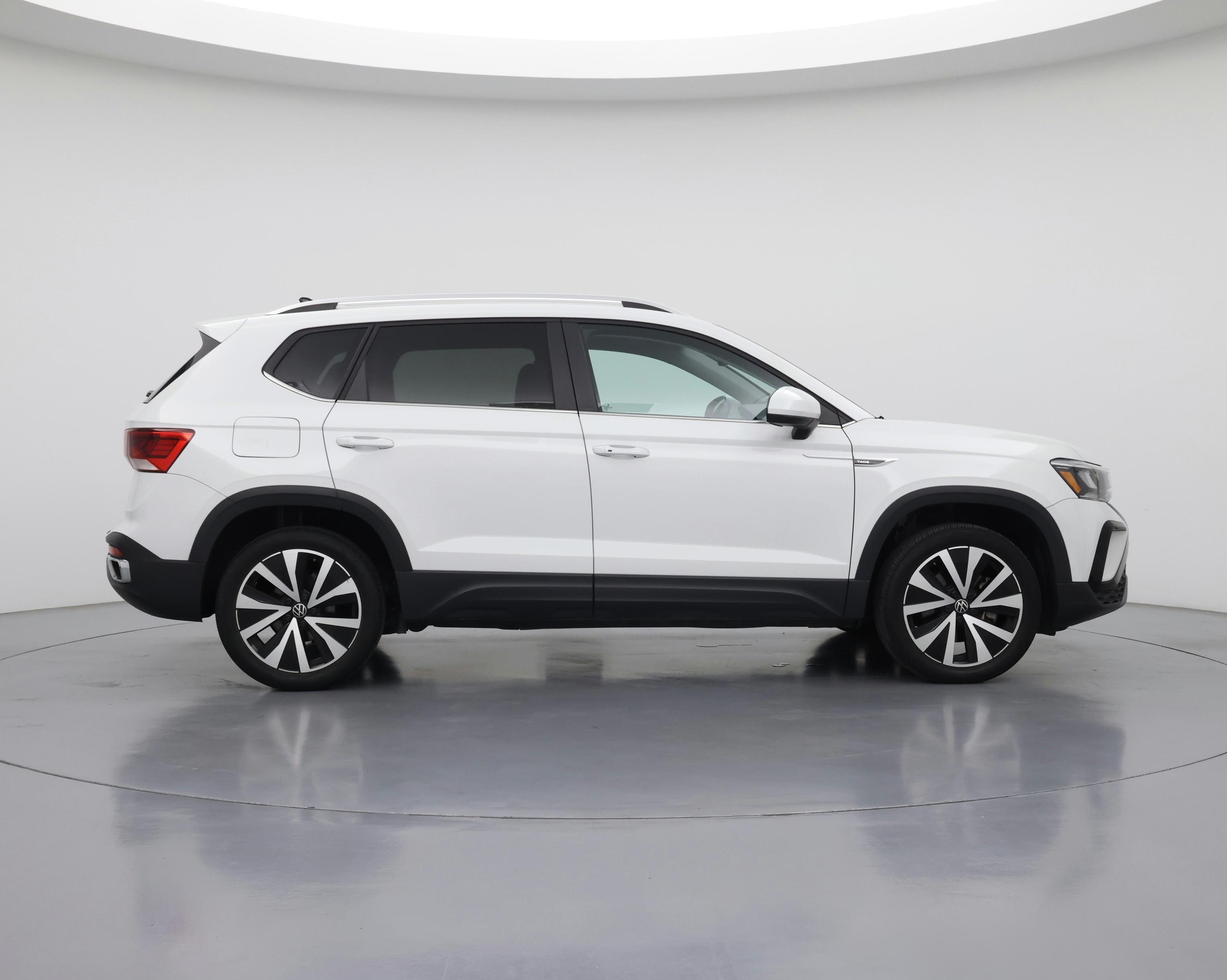 Thumbnail: 2023 Volkswagen Taos - 7