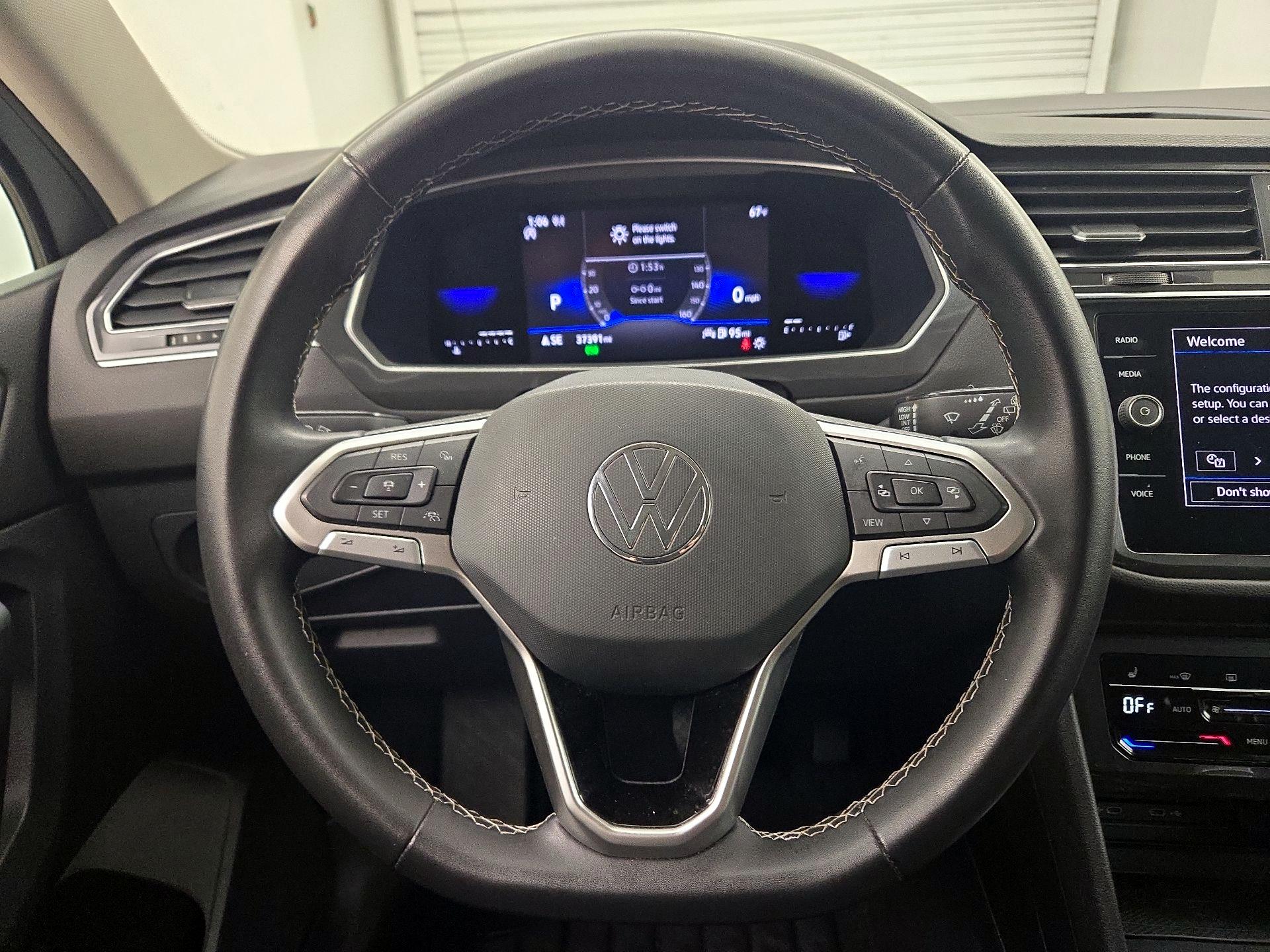 Thumbnail: 2022 Volkswagen Tiguan - 10