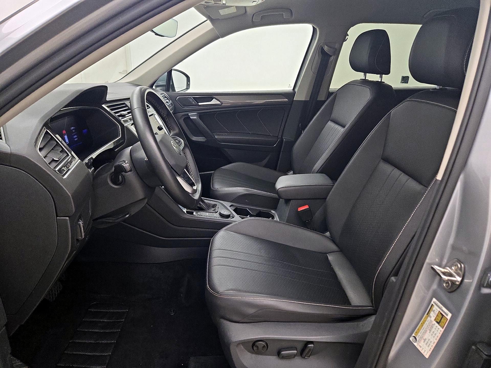 Thumbnail: 2022 Volkswagen Tiguan - 11