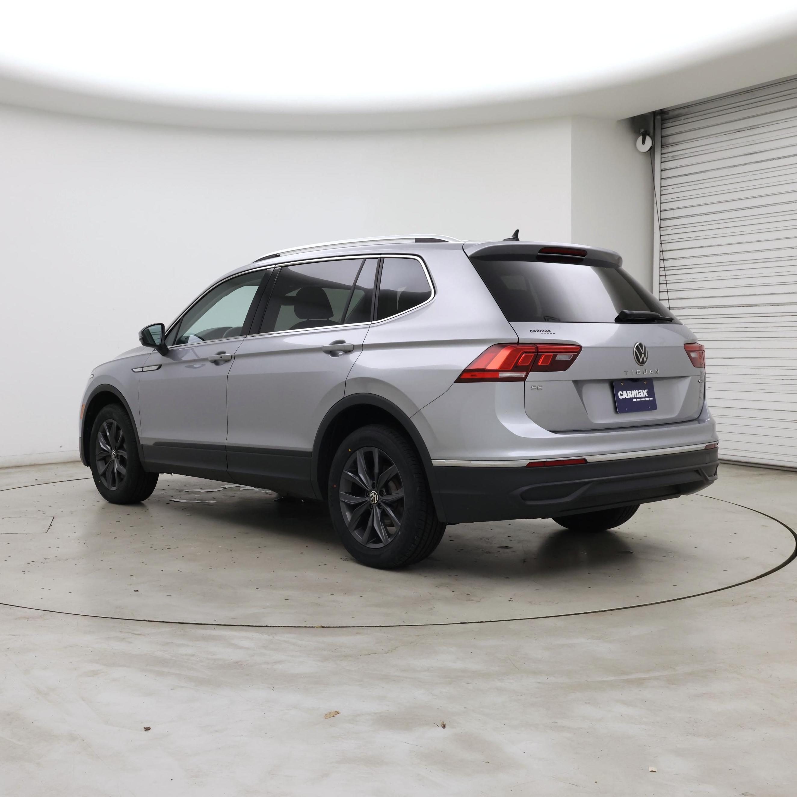 Thumbnail: 2022 Volkswagen Tiguan - 2