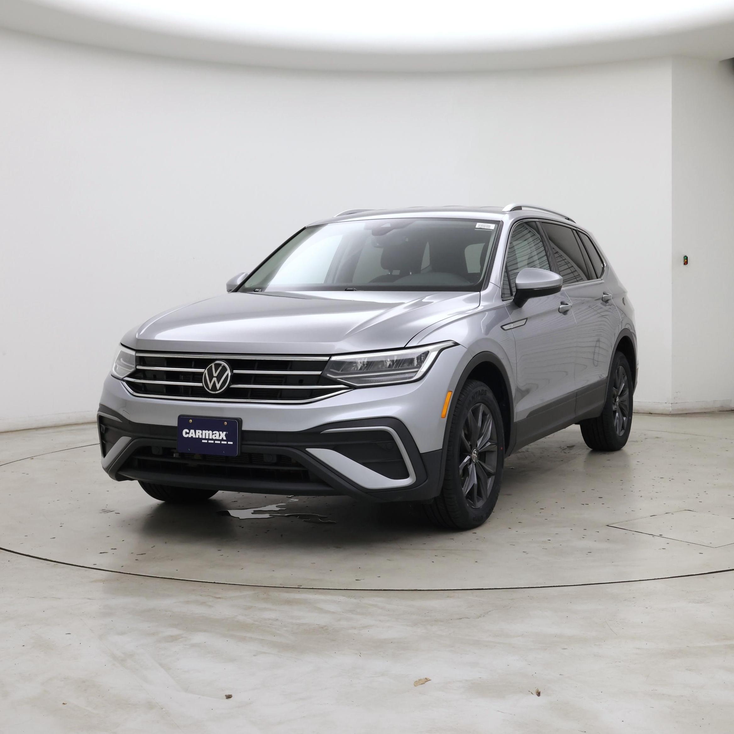 Thumbnail: 2022 Volkswagen Tiguan - 4
