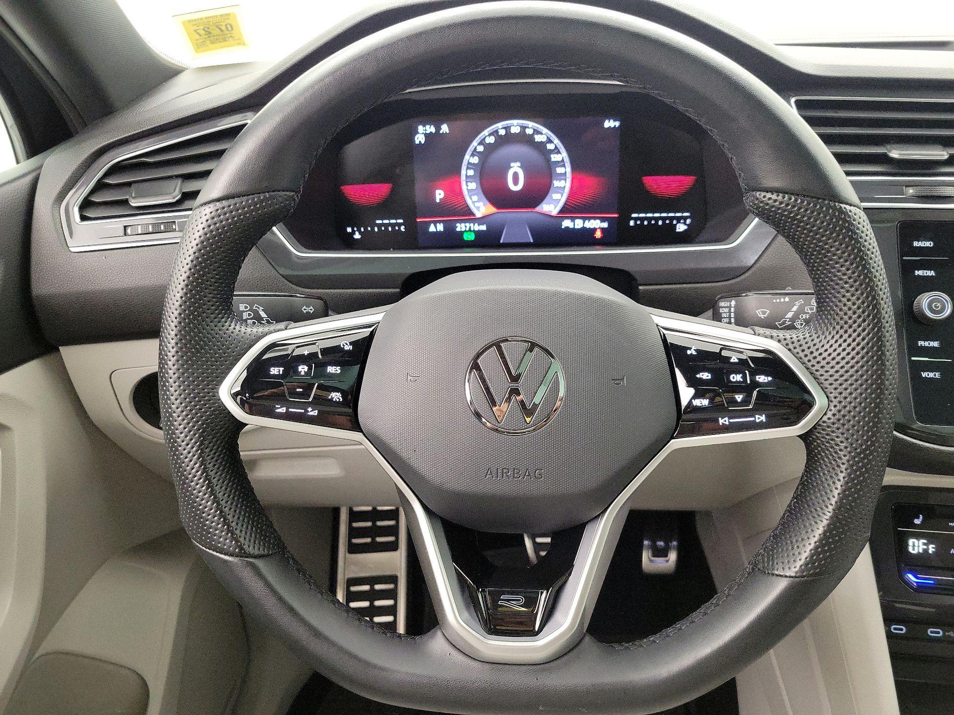 Thumbnail: 2023 Volkswagen Tiguan - 10