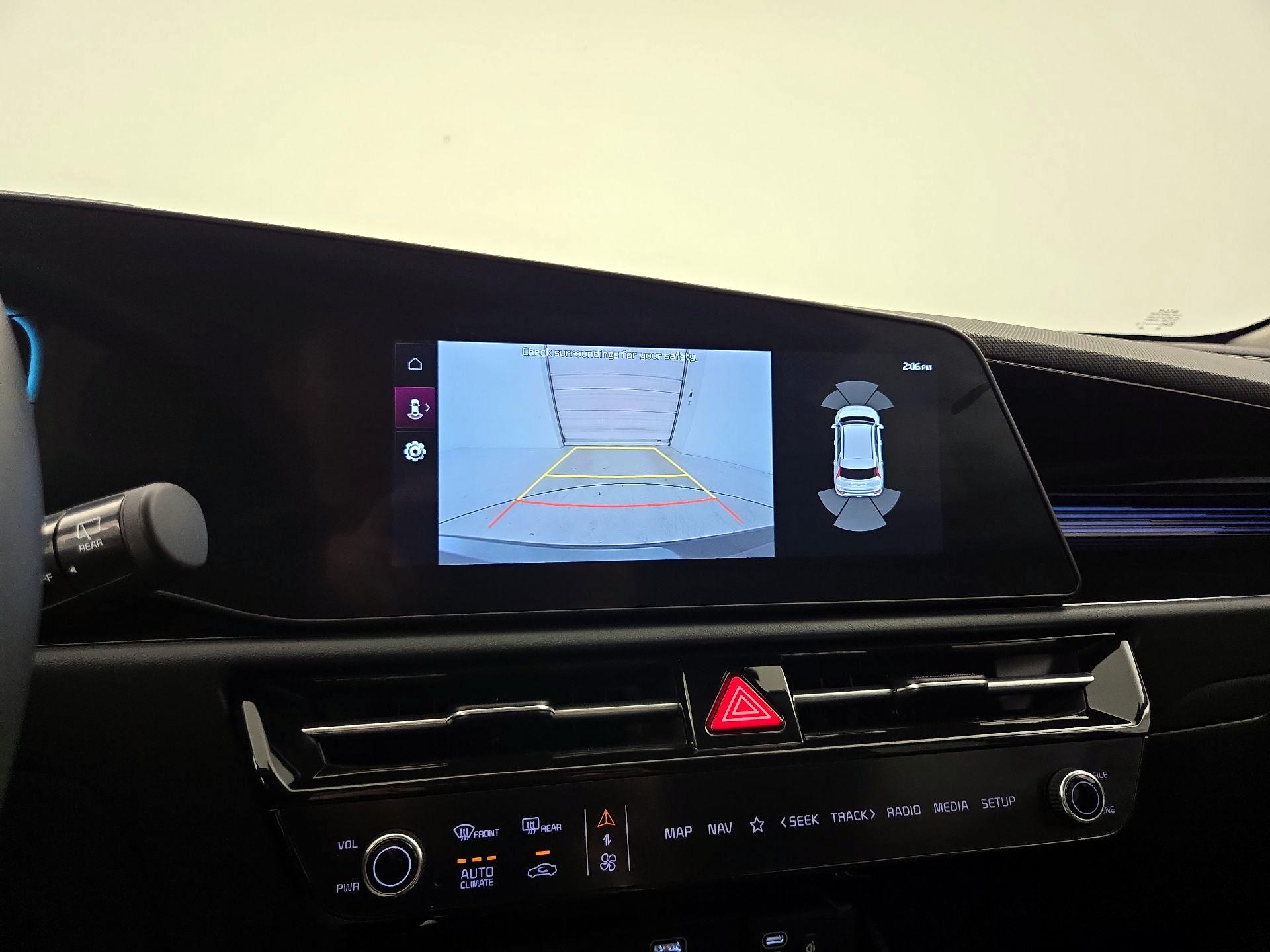 Thumbnail: 2023 Kia Niro - 15
