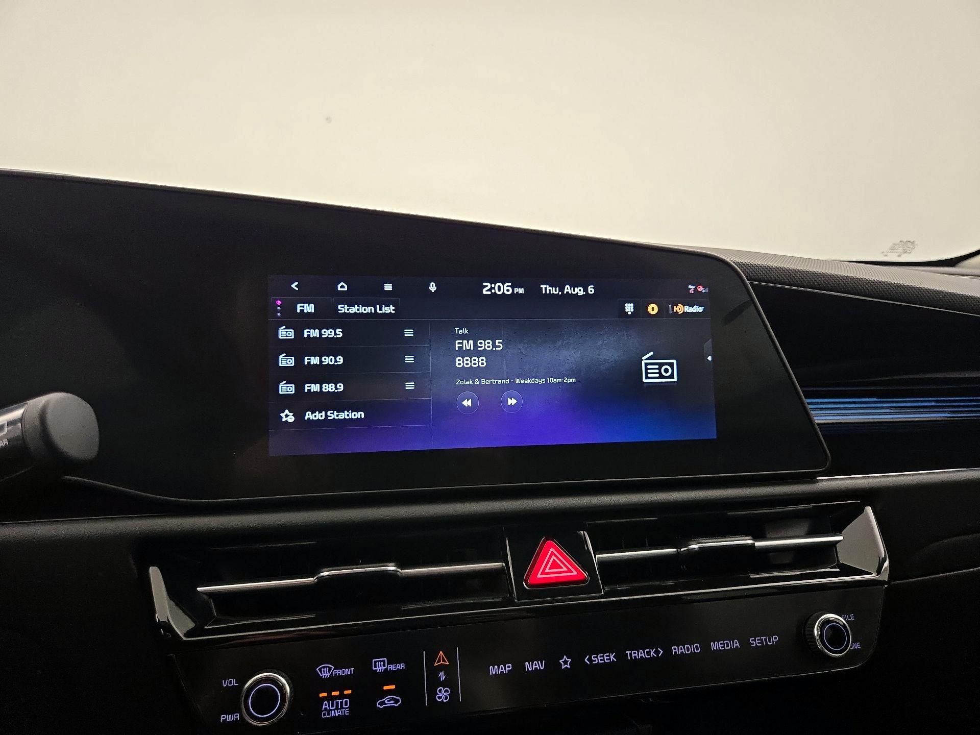 Thumbnail: 2023 Kia Niro - 16
