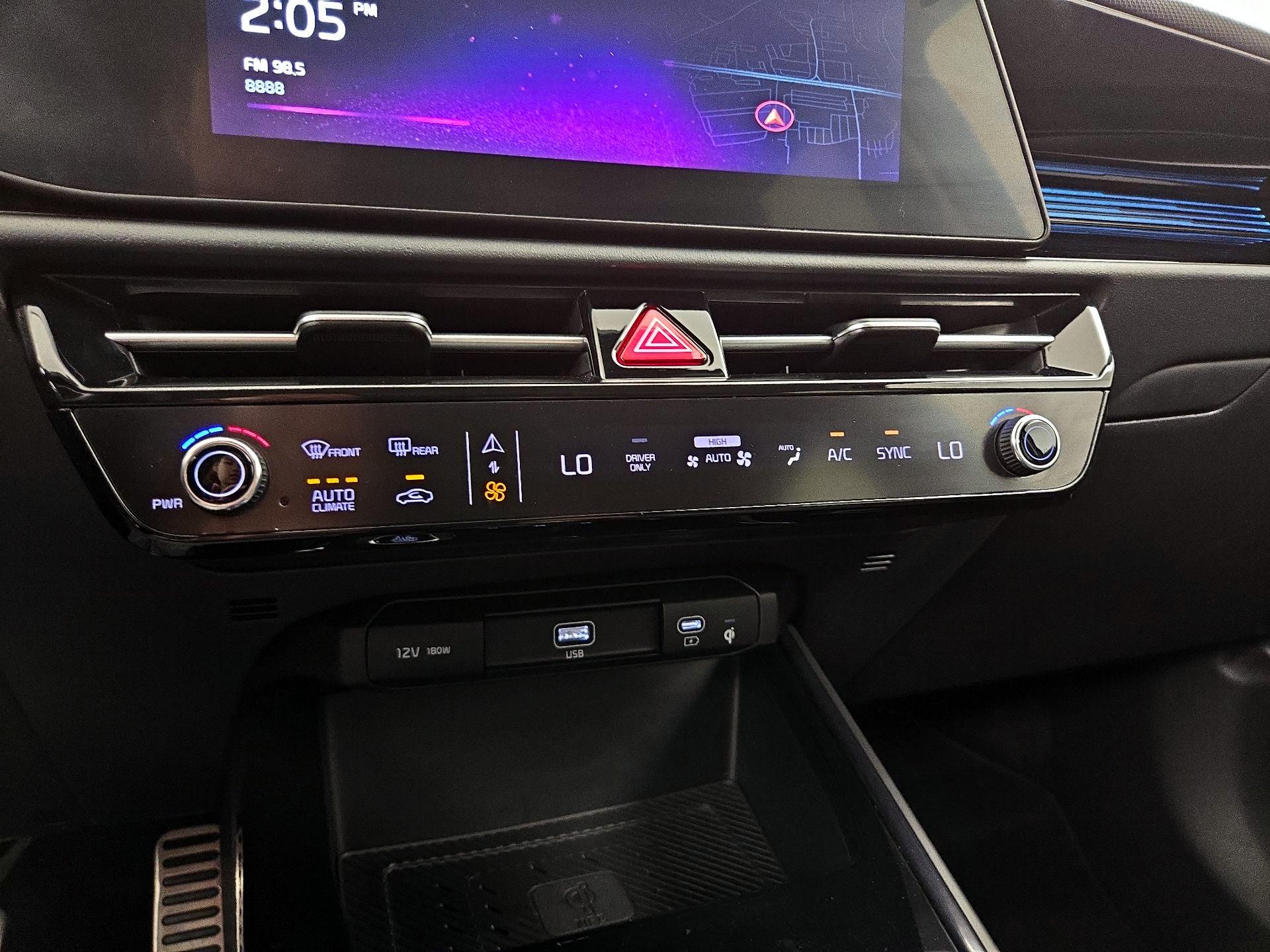 Thumbnail: 2023 Kia Niro - 17