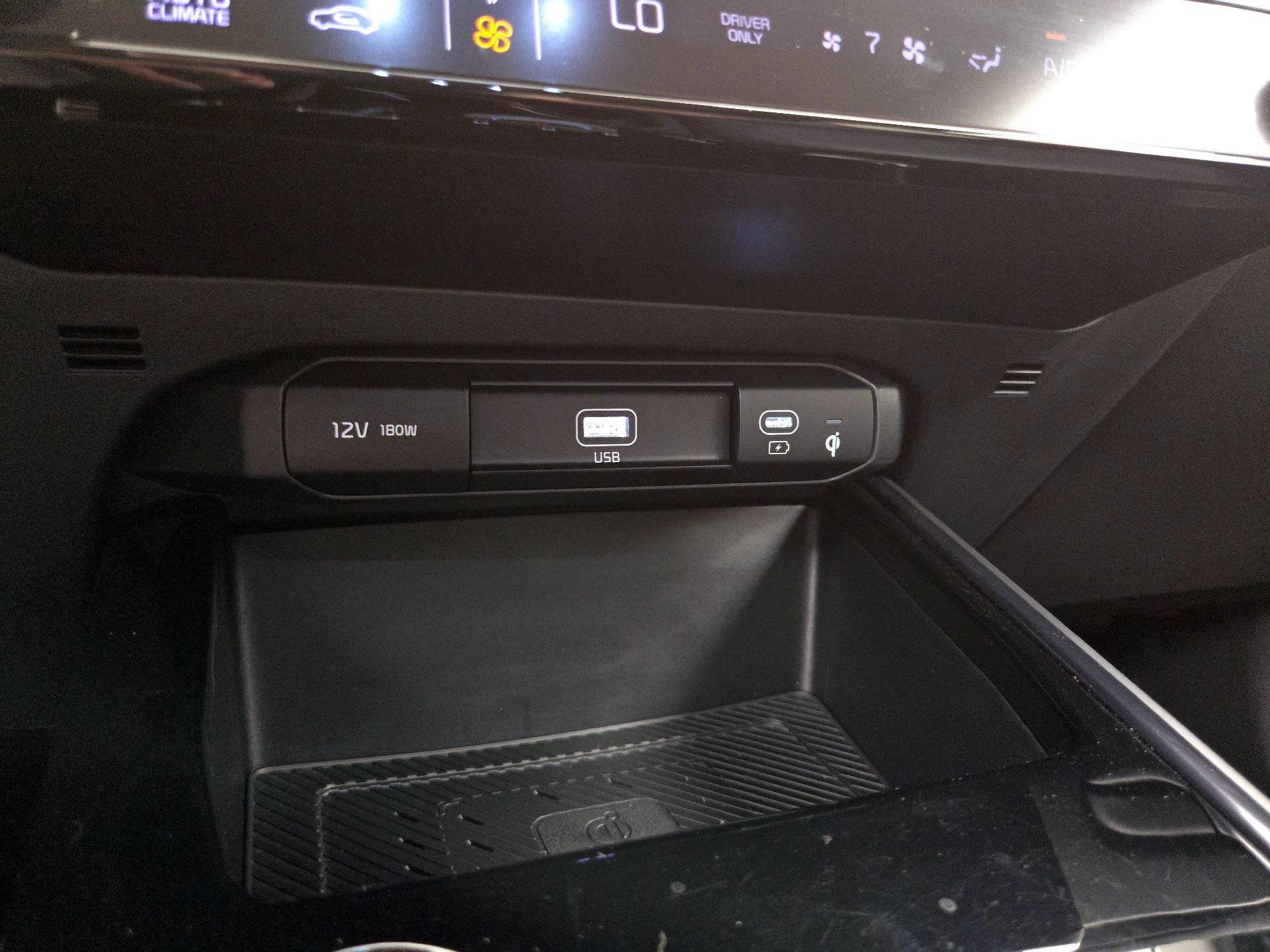 Thumbnail: 2023 Kia Niro - 19