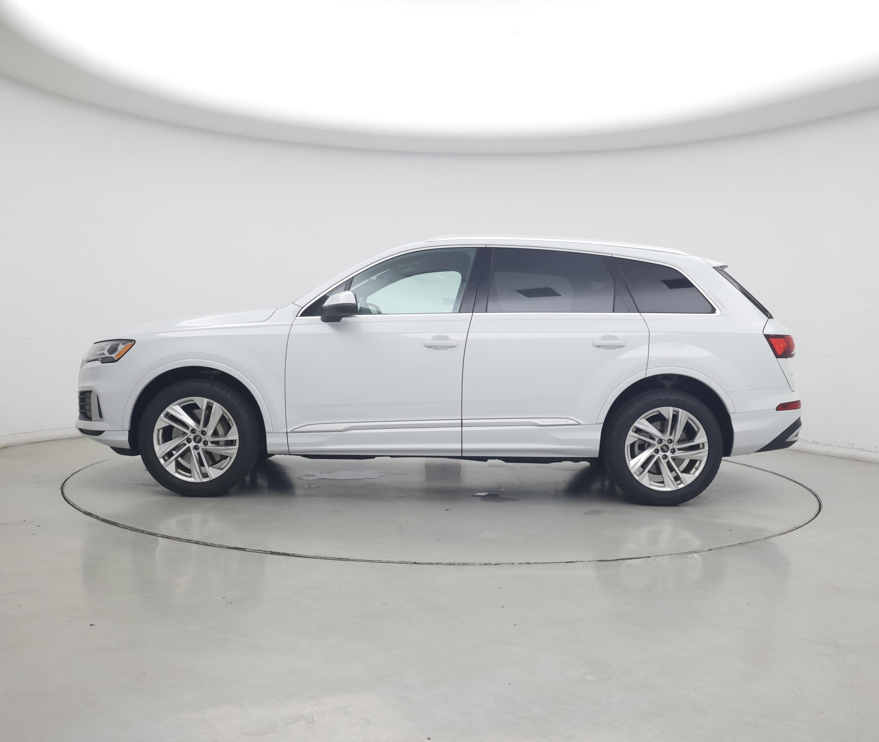Thumbnail: 2023 Audi Q7 - 3