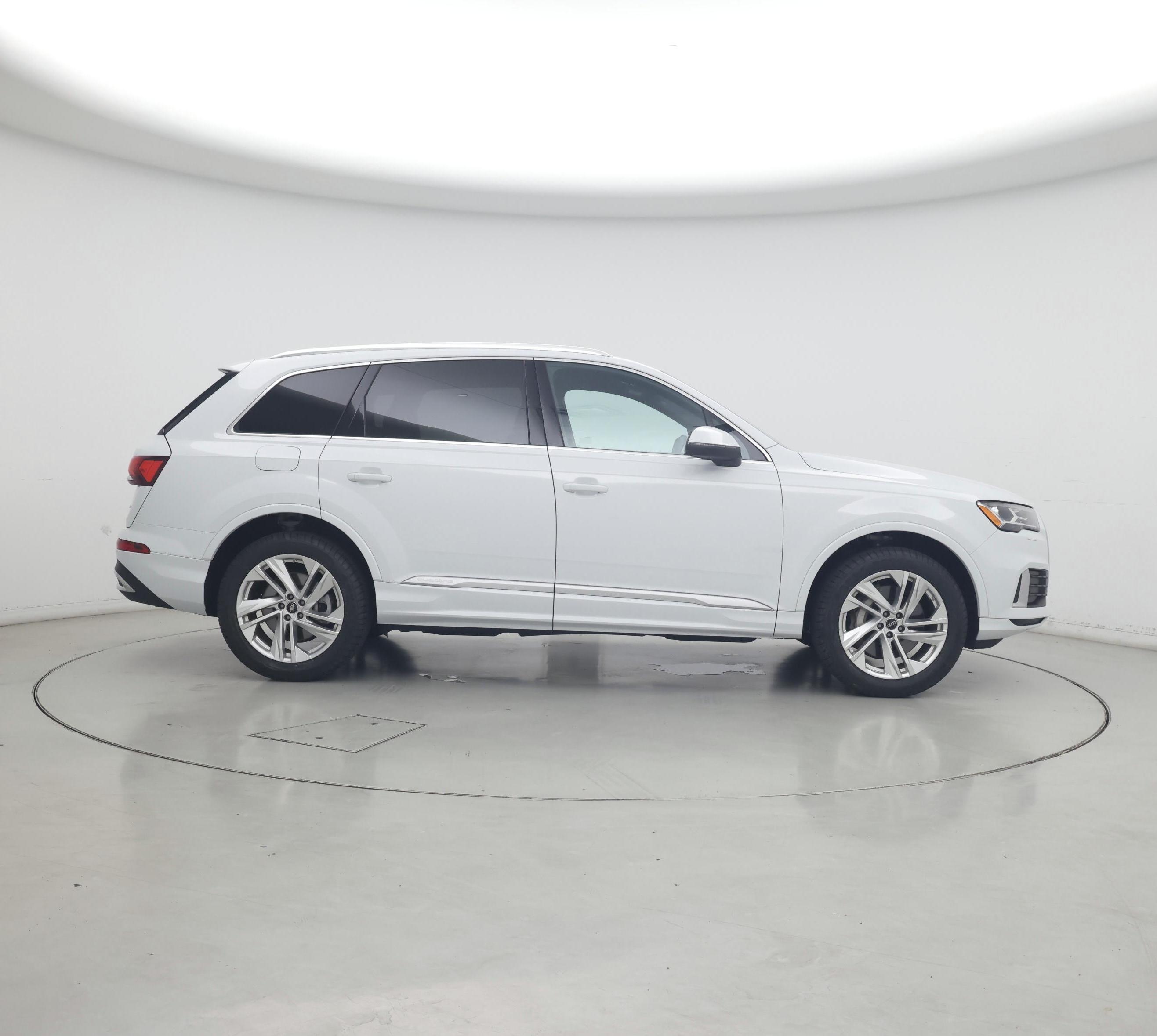 Thumbnail: 2023 Audi Q7 - 7