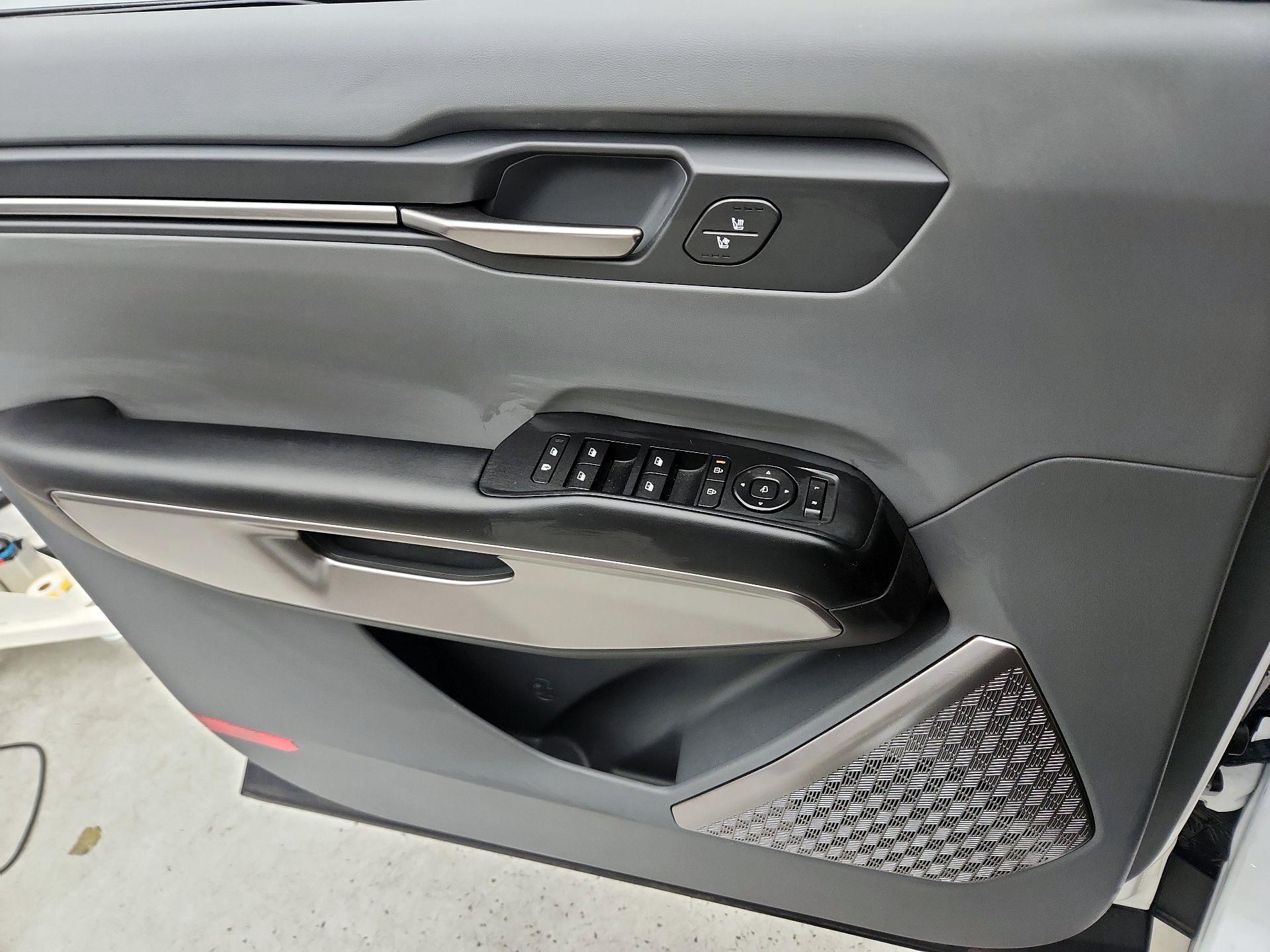 Thumbnail: 2024 Kia EV9 - 12