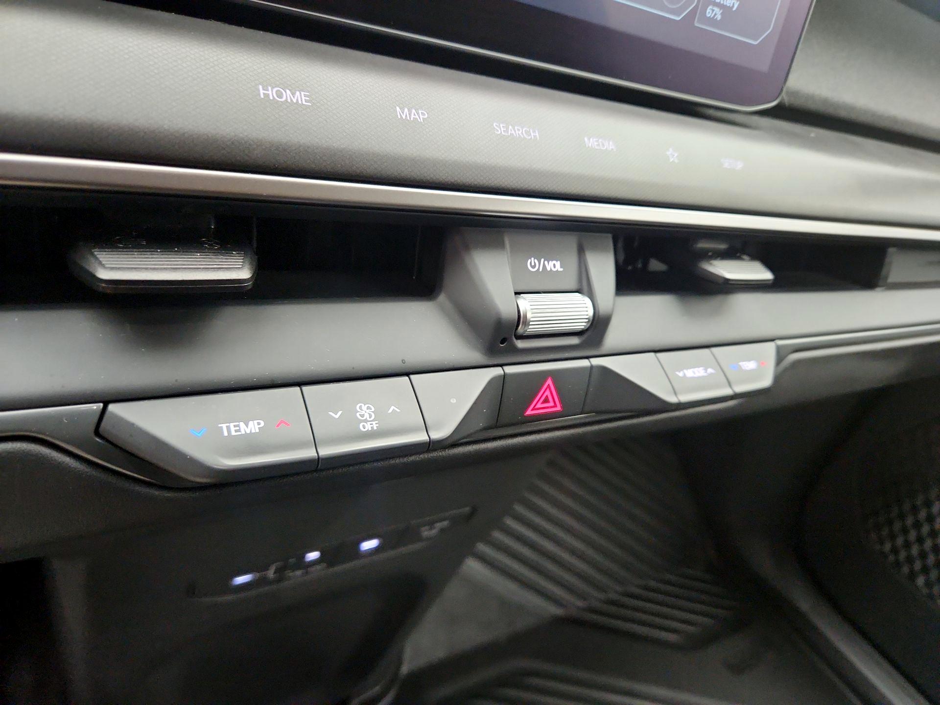 Thumbnail: 2024 Kia EV9 - 16