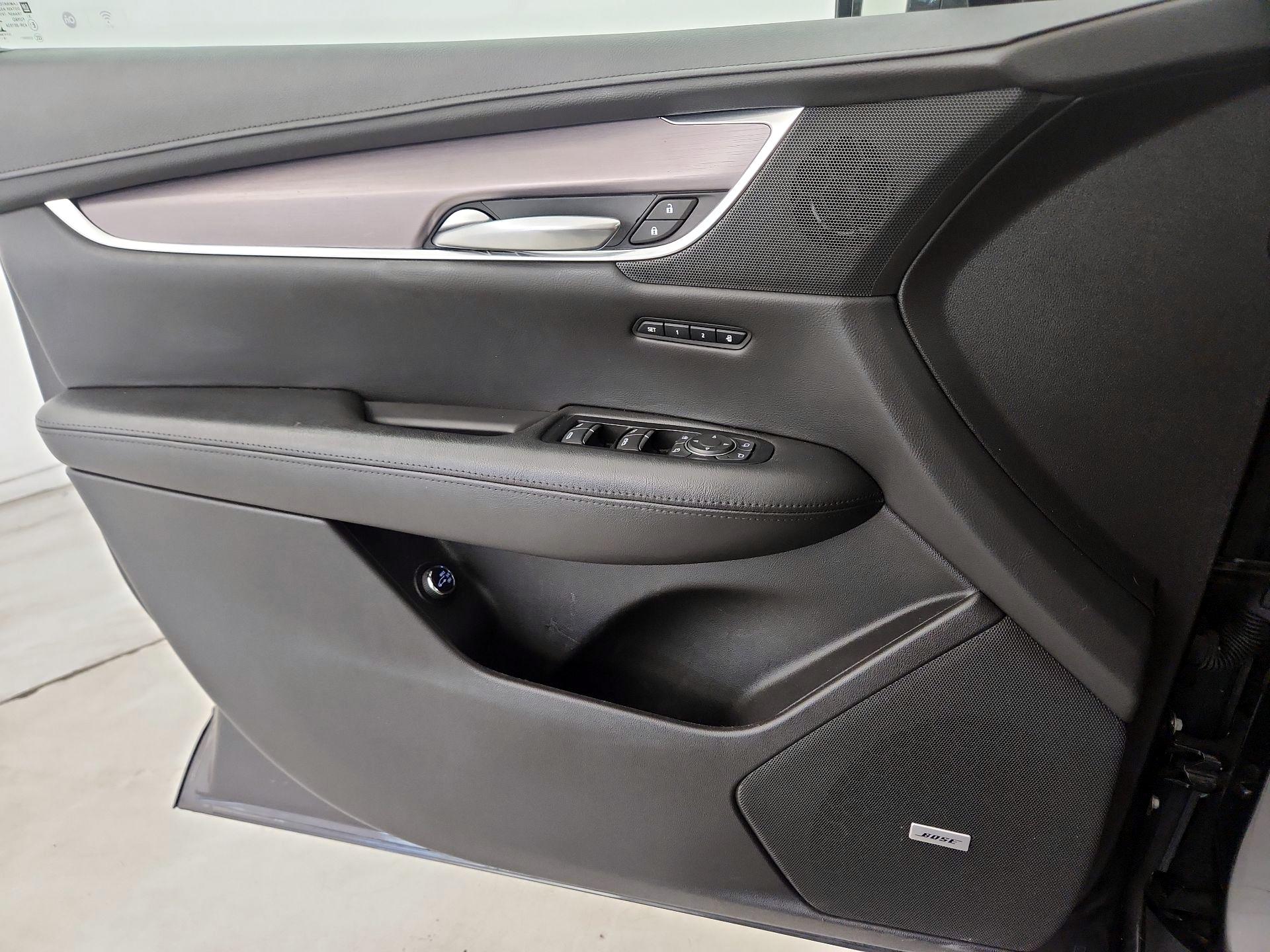 Thumbnail: 2019 Cadillac XT5 - 12