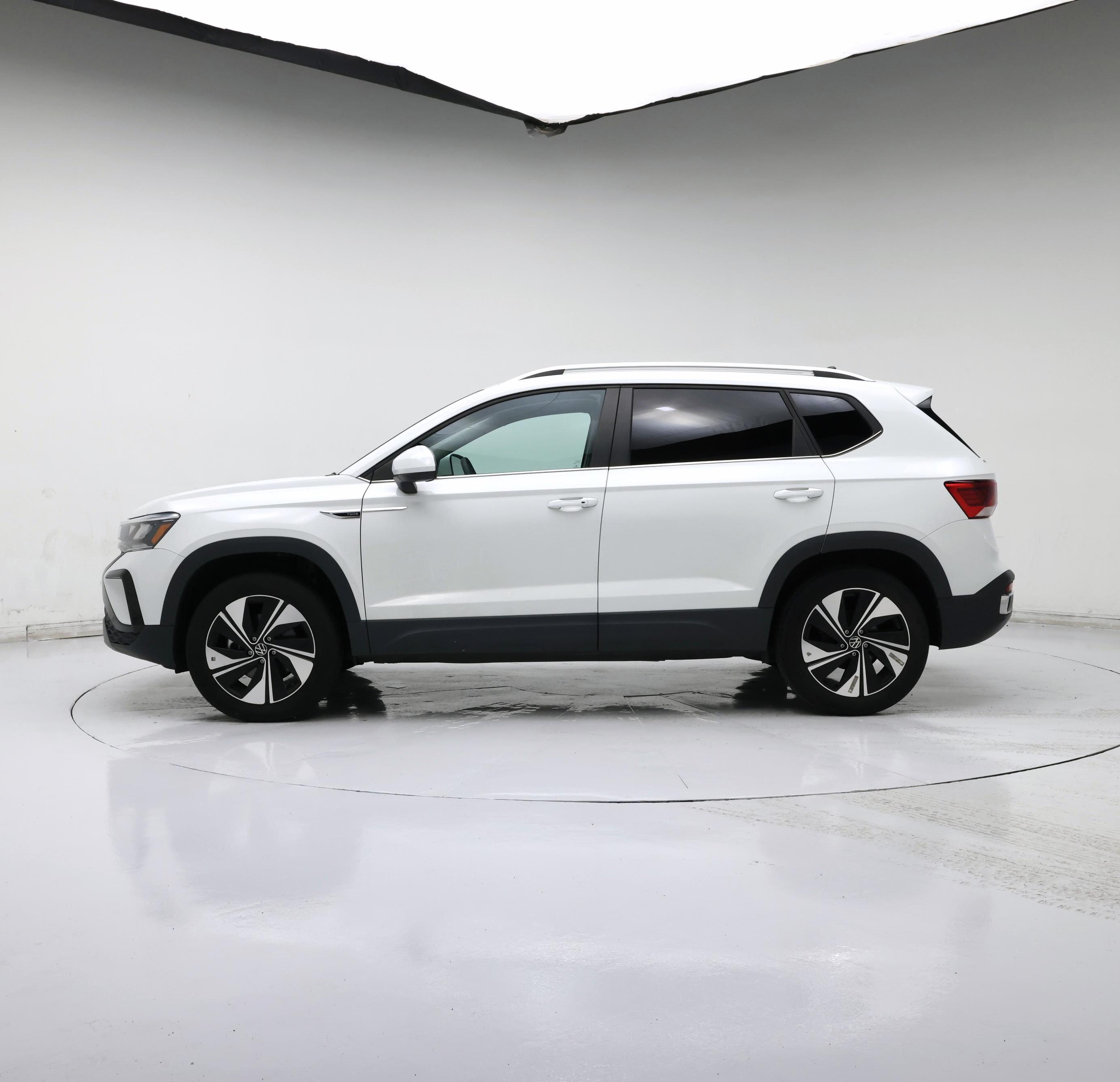 Thumbnail: 2023 Volkswagen Taos - 3