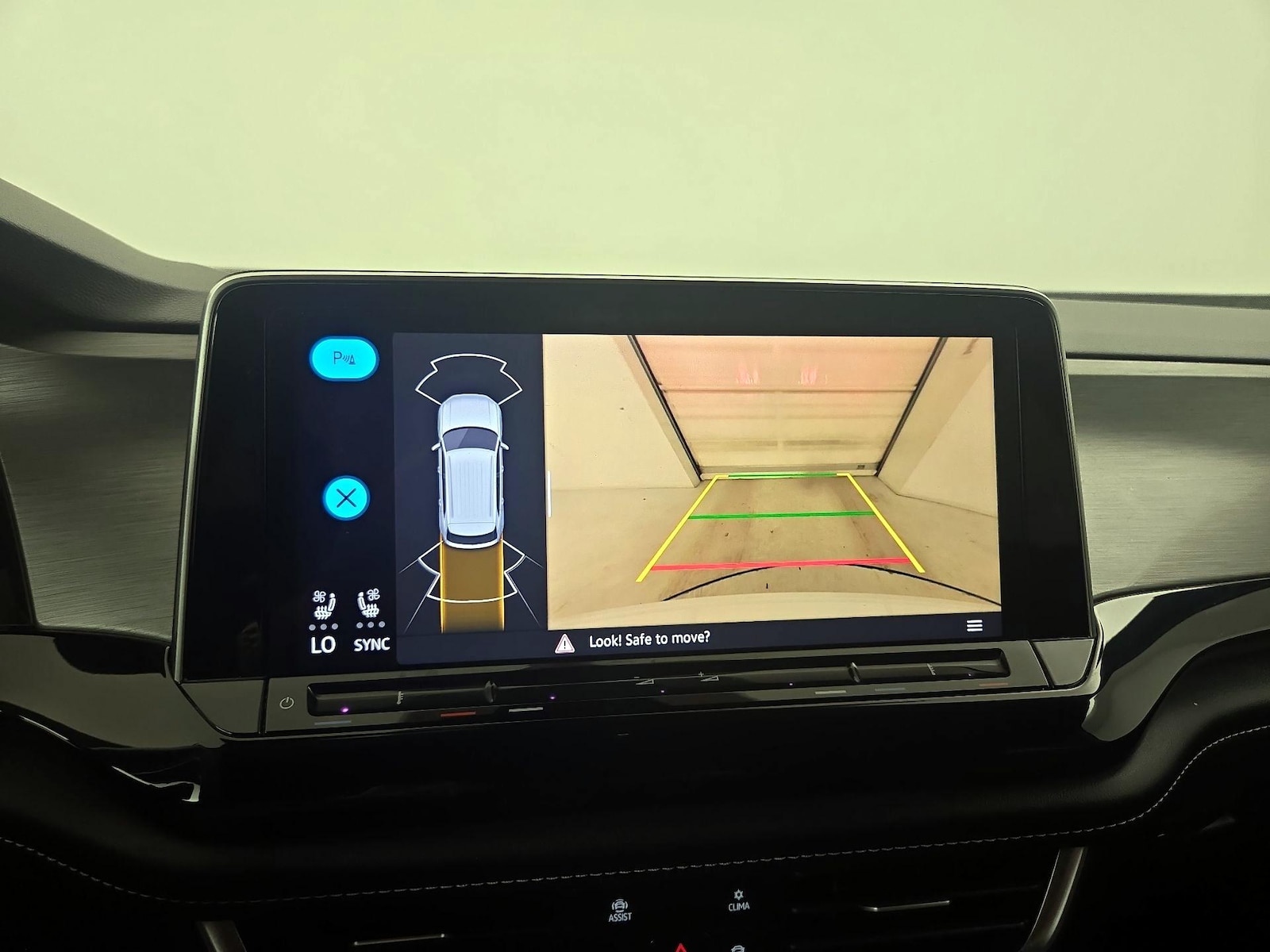 2024 Volkswagen Atlas Cross Sport SE w/Tech - Photo 15