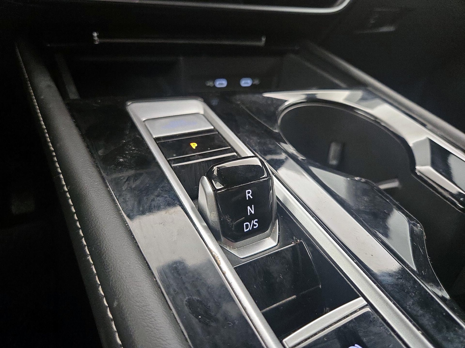2024 Volkswagen Atlas Cross Sport SE w/Tech - Photo 18