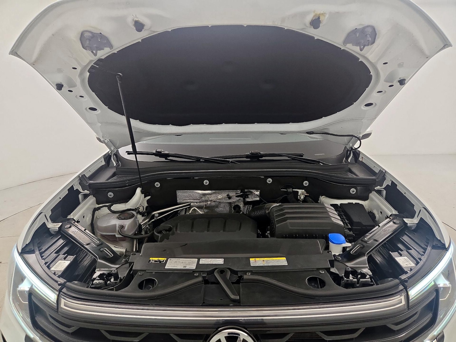 2024 Volkswagen Atlas Cross Sport SE w/Tech - Photo 22
