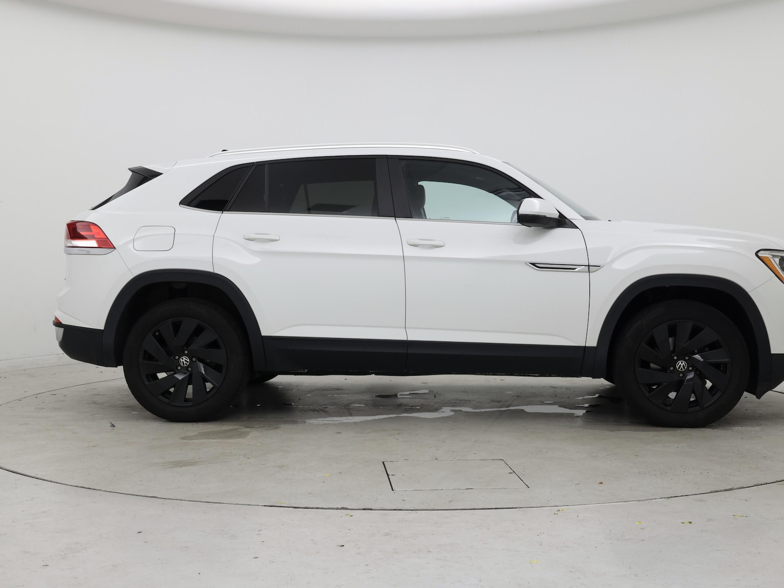 2024 Volkswagen Atlas Cross Sport SE w/Tech - Photo 8