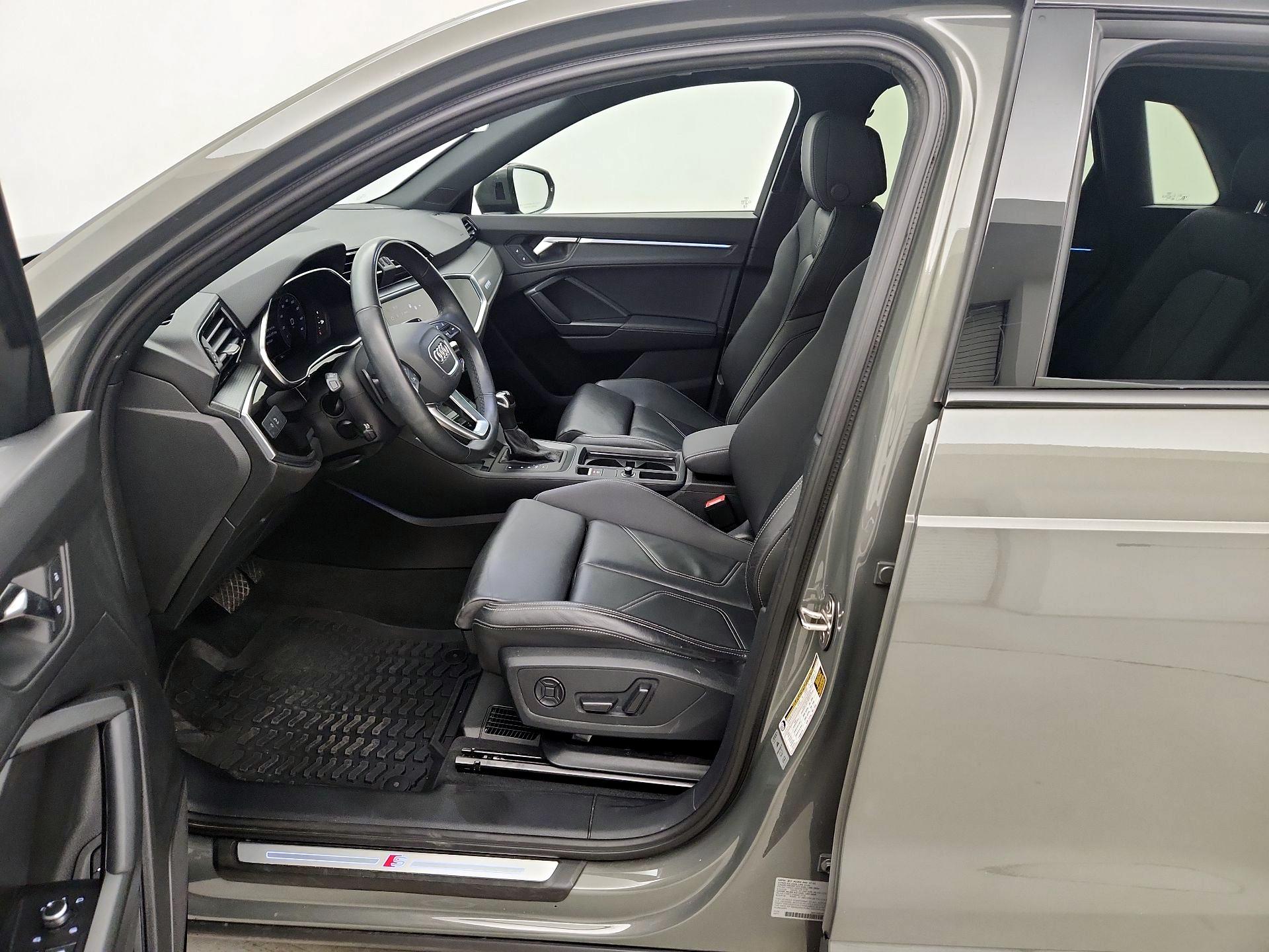 Thumbnail: 2024 Audi Q3 - 11