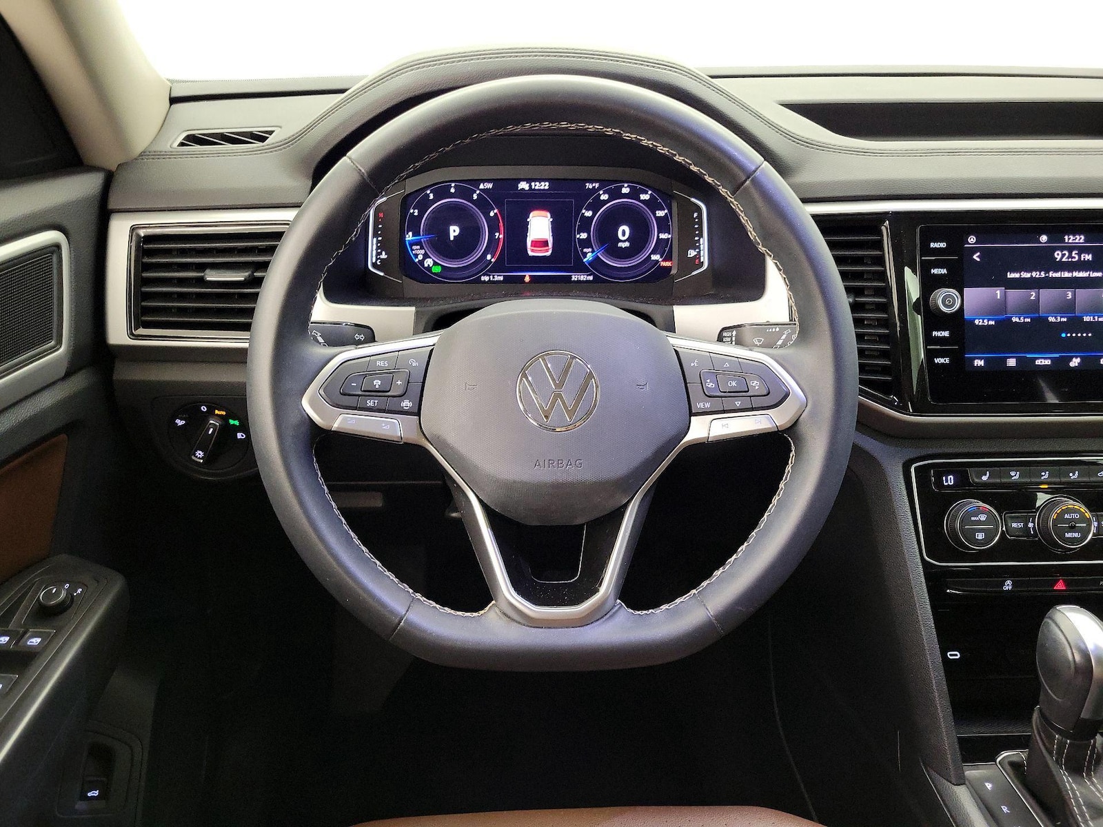2023 Volkswagen Atlas SE w/Tech - Photo 11
