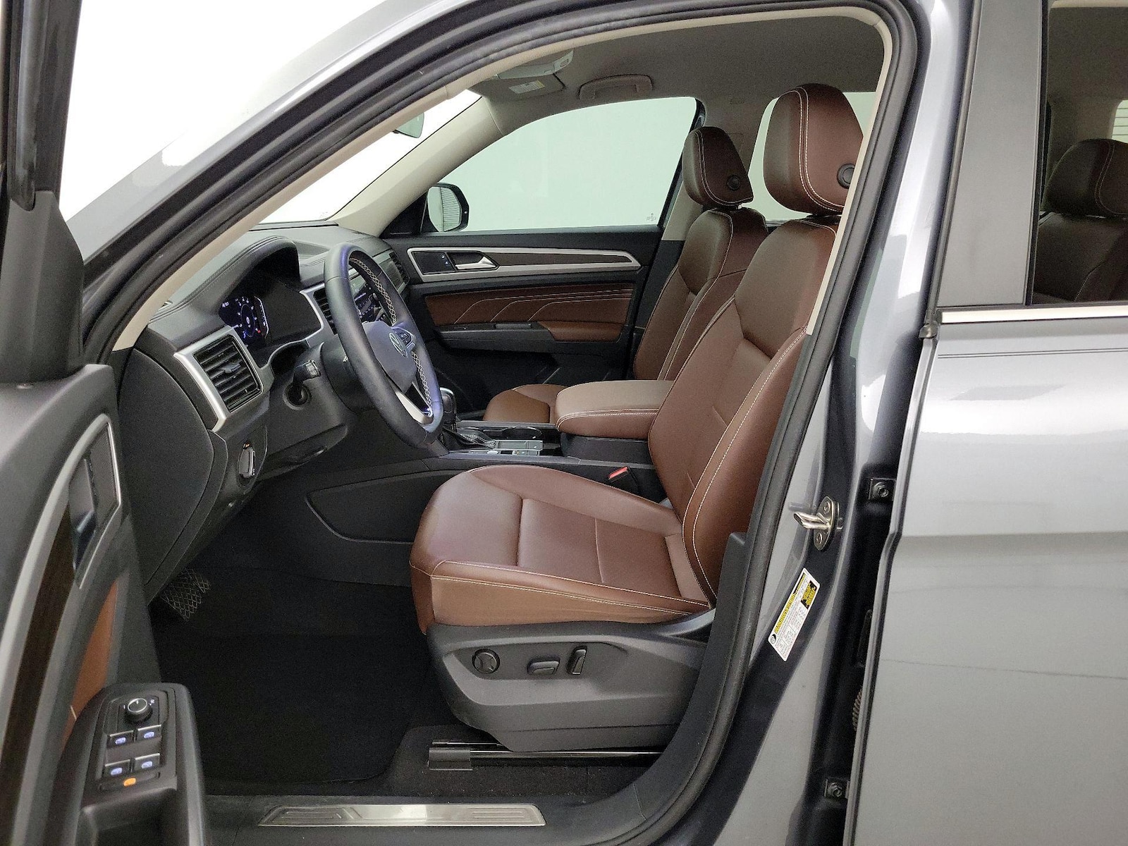 2023 Volkswagen Atlas SE w/Tech - Photo 12