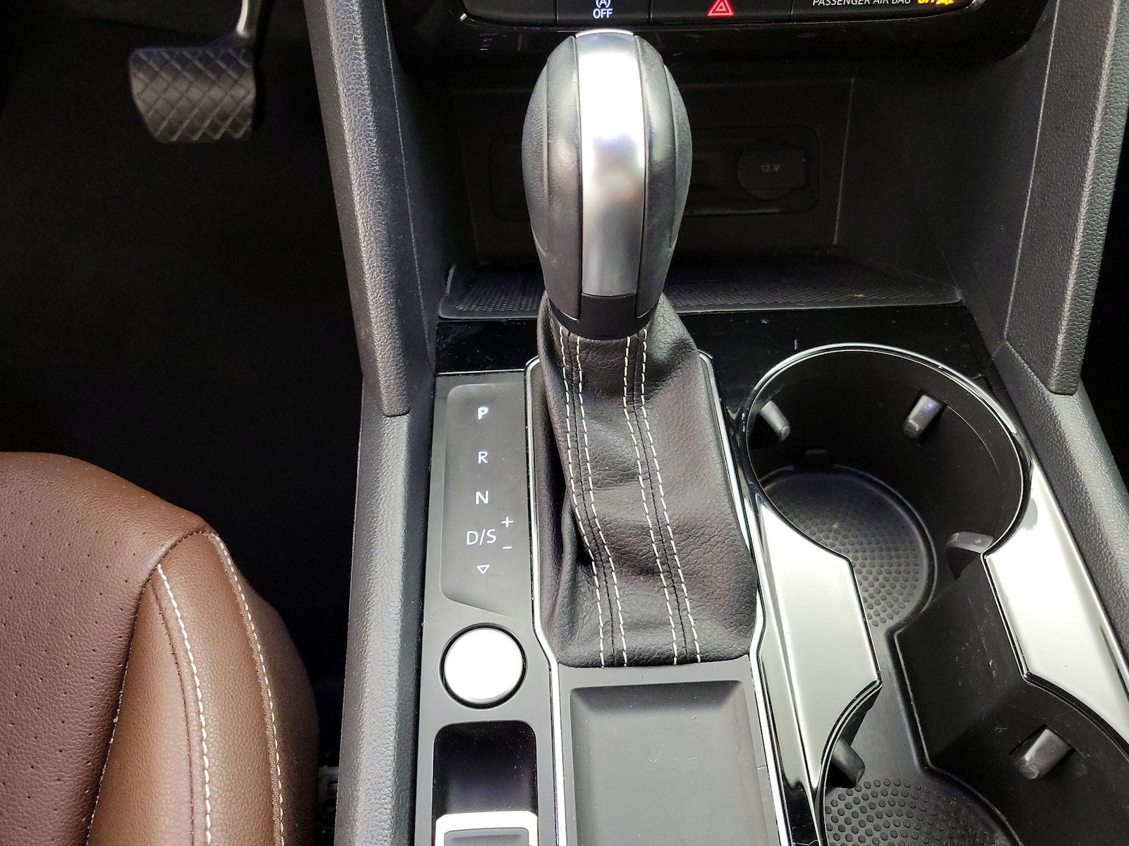 2023 Volkswagen Atlas SE w/Tech - Photo 18