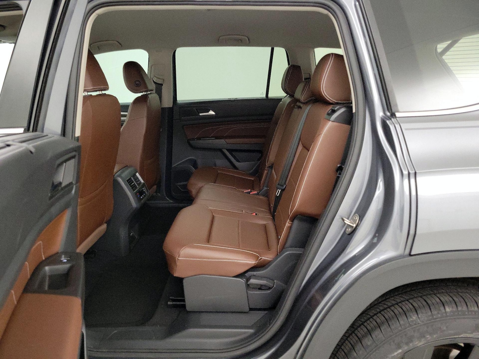 2023 Volkswagen Atlas SE w/Tech - Photo 20