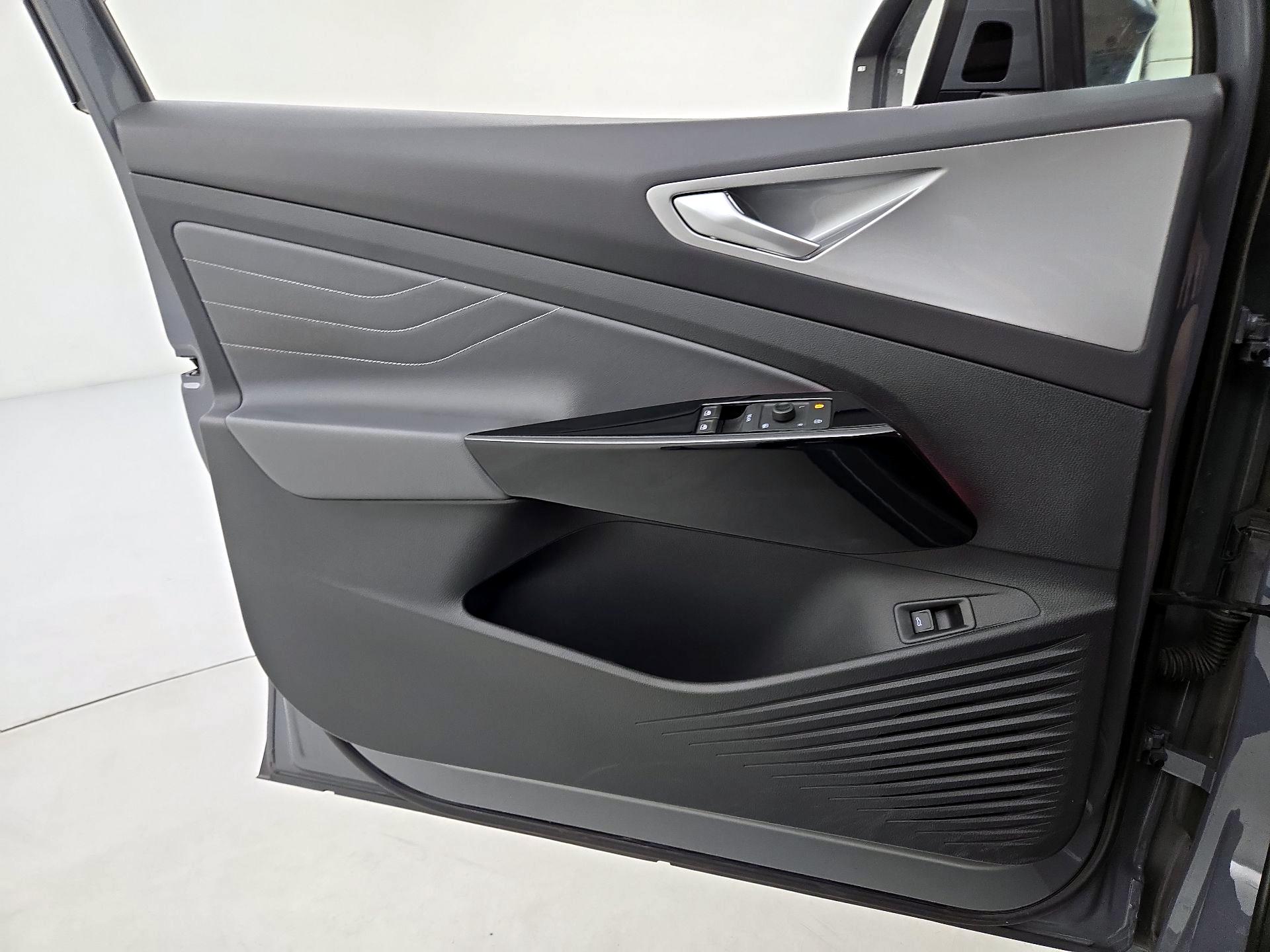 Thumbnail: 2023 Volkswagen ID.4 - 12