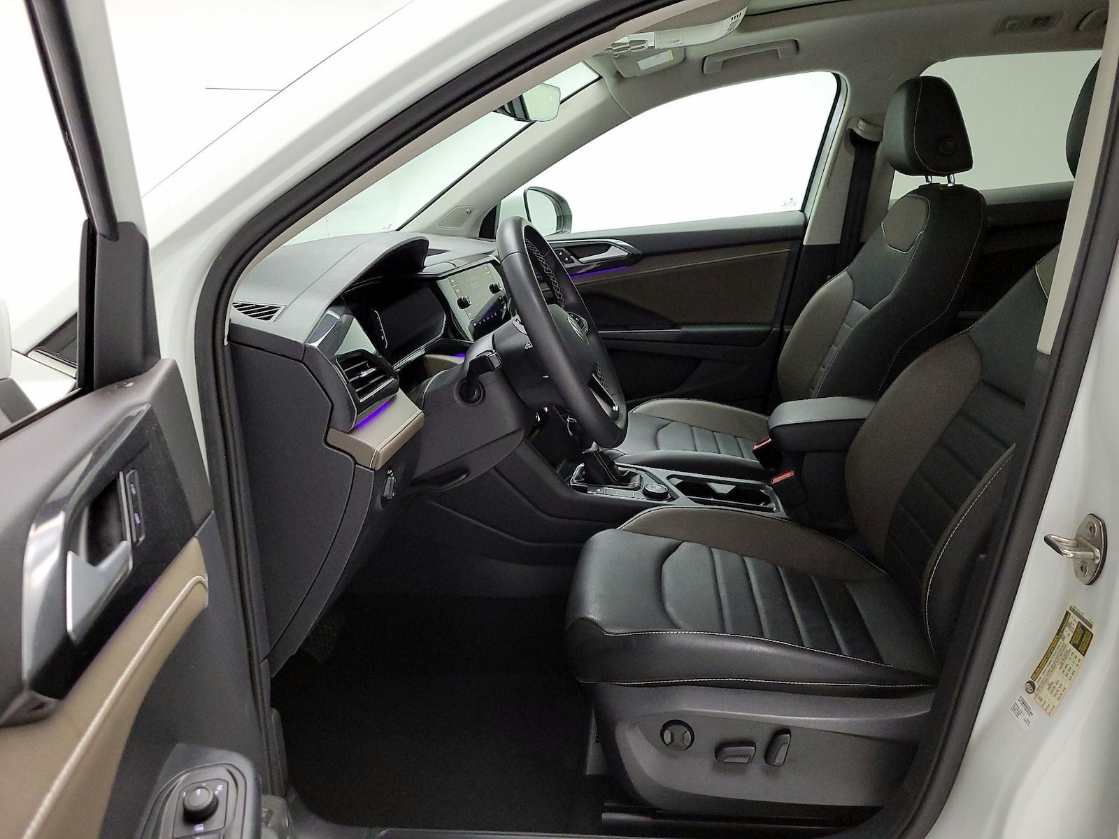 2023 Volkswagen Taos SEL - Photo 12