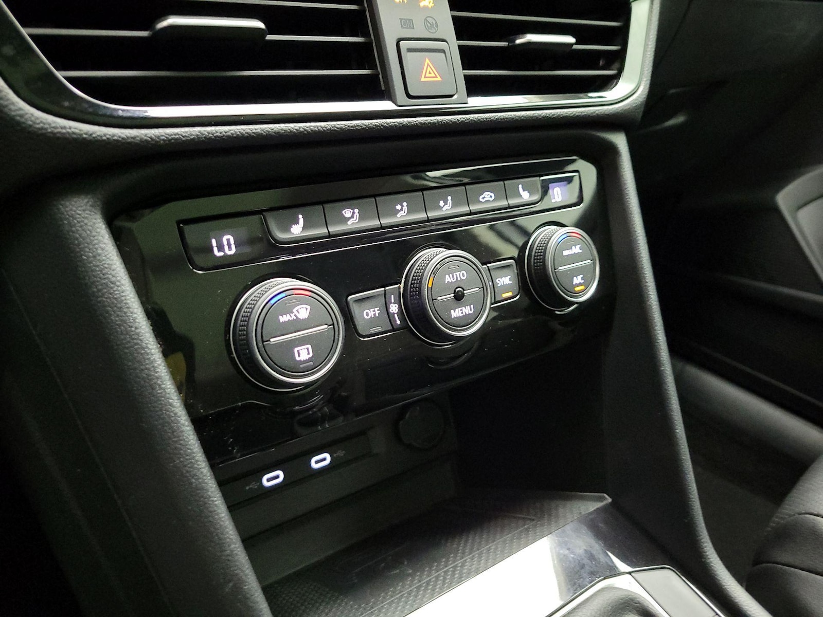 2023 Volkswagen Taos SEL - Photo 16