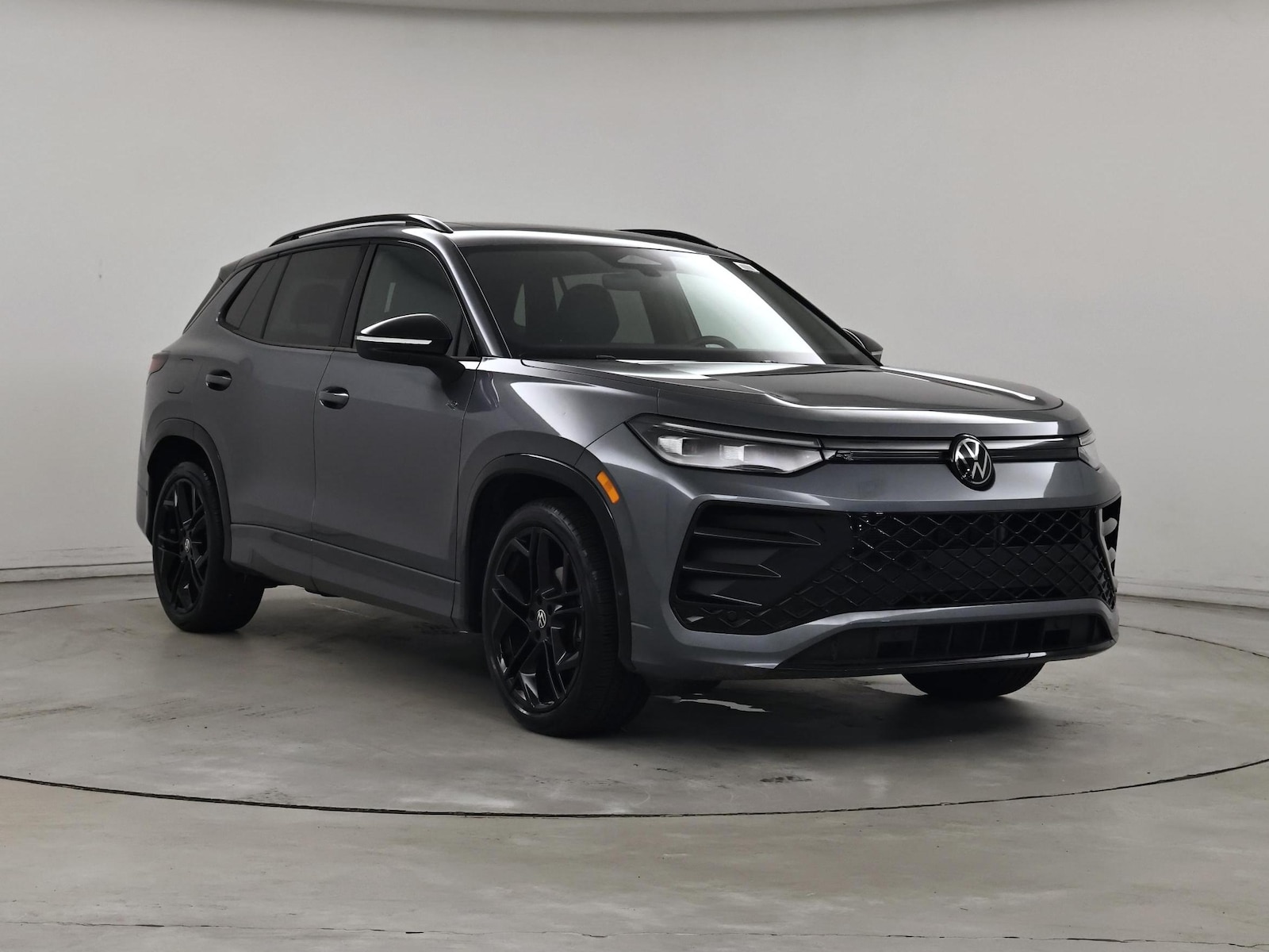 2025 Volkswagen Tiguan SE R-LINE BLACK - Photo 2