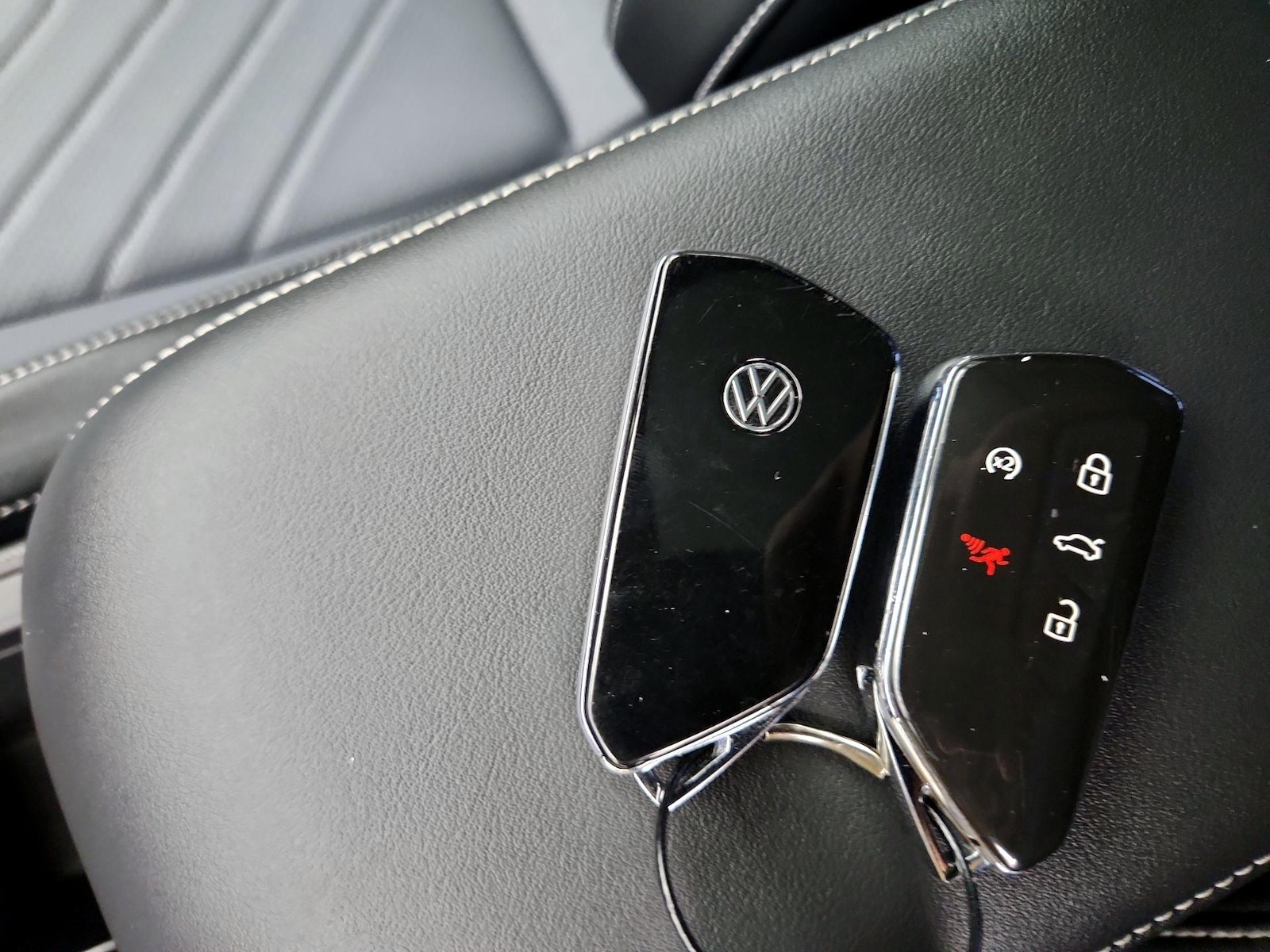 2025 Volkswagen Tiguan SE R-LINE BLACK - Photo 24