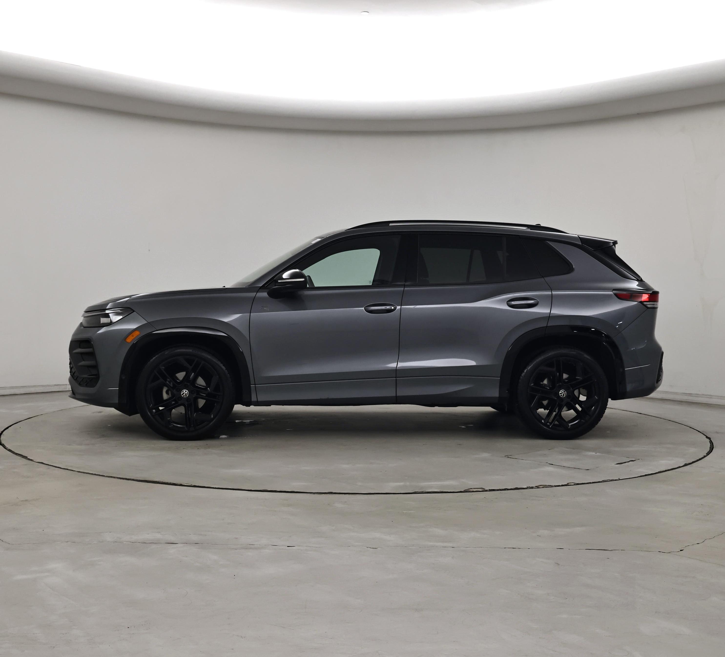Thumbnail: 2025 Volkswagen Tiguan - 3