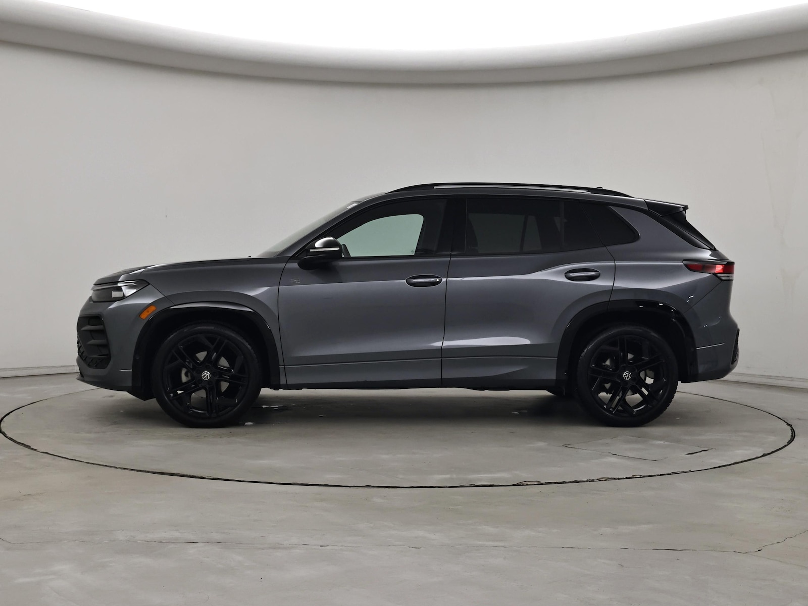 2025 Volkswagen Tiguan SE R-LINE BLACK - Photo 4