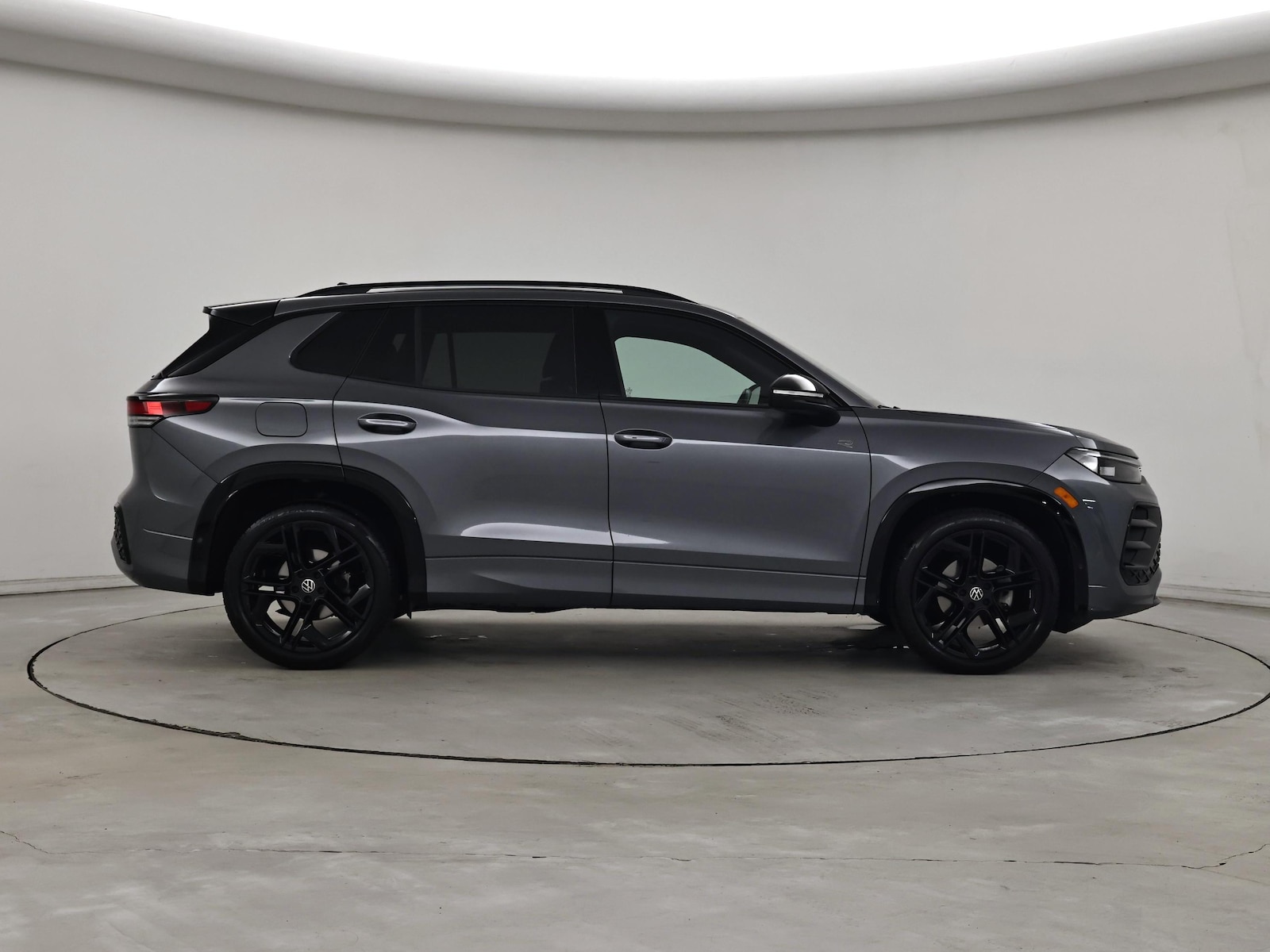 2025 Volkswagen Tiguan SE R-LINE BLACK - Photo 8