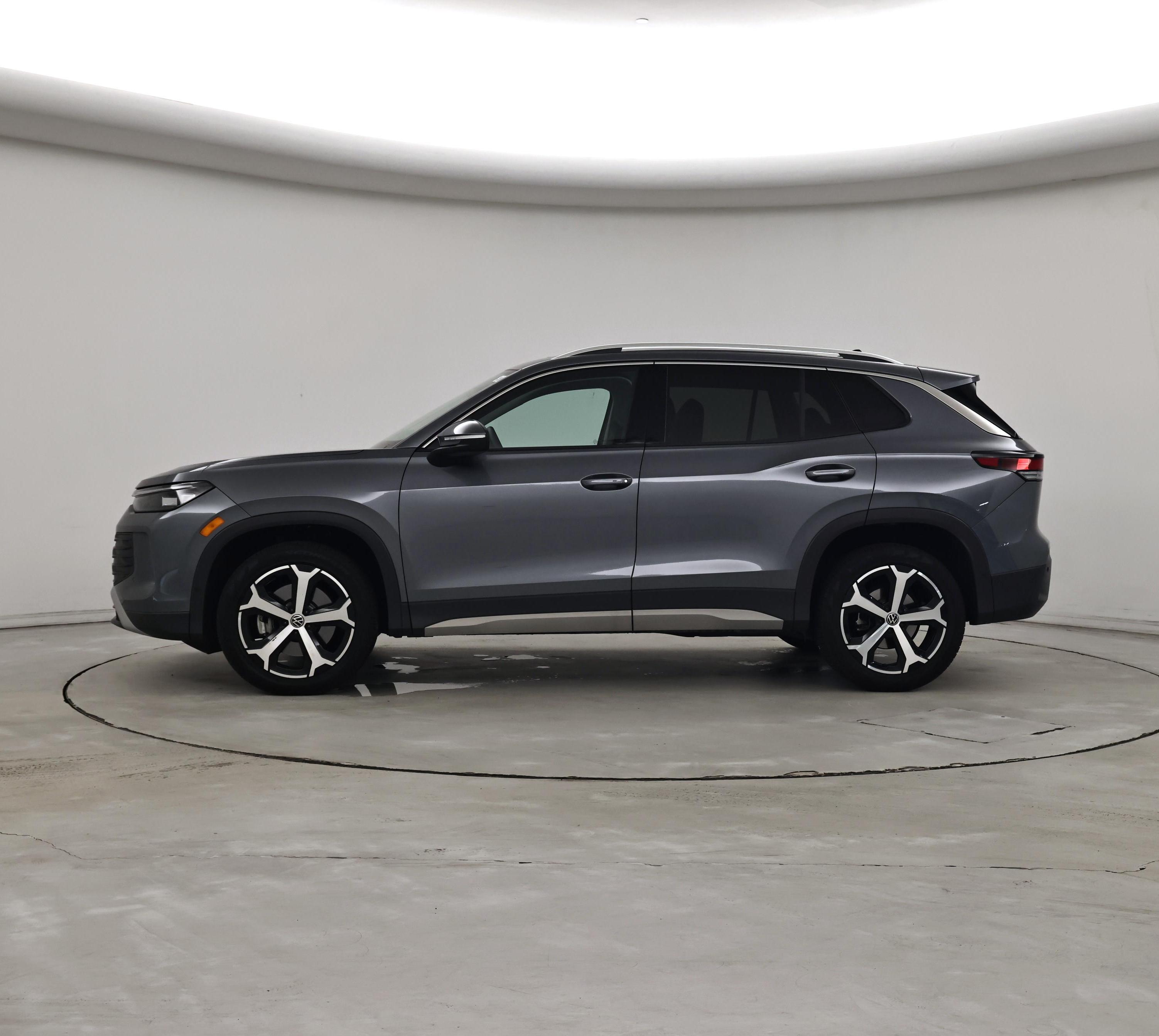 Thumbnail: 2025 Volkswagen Tiguan - 3