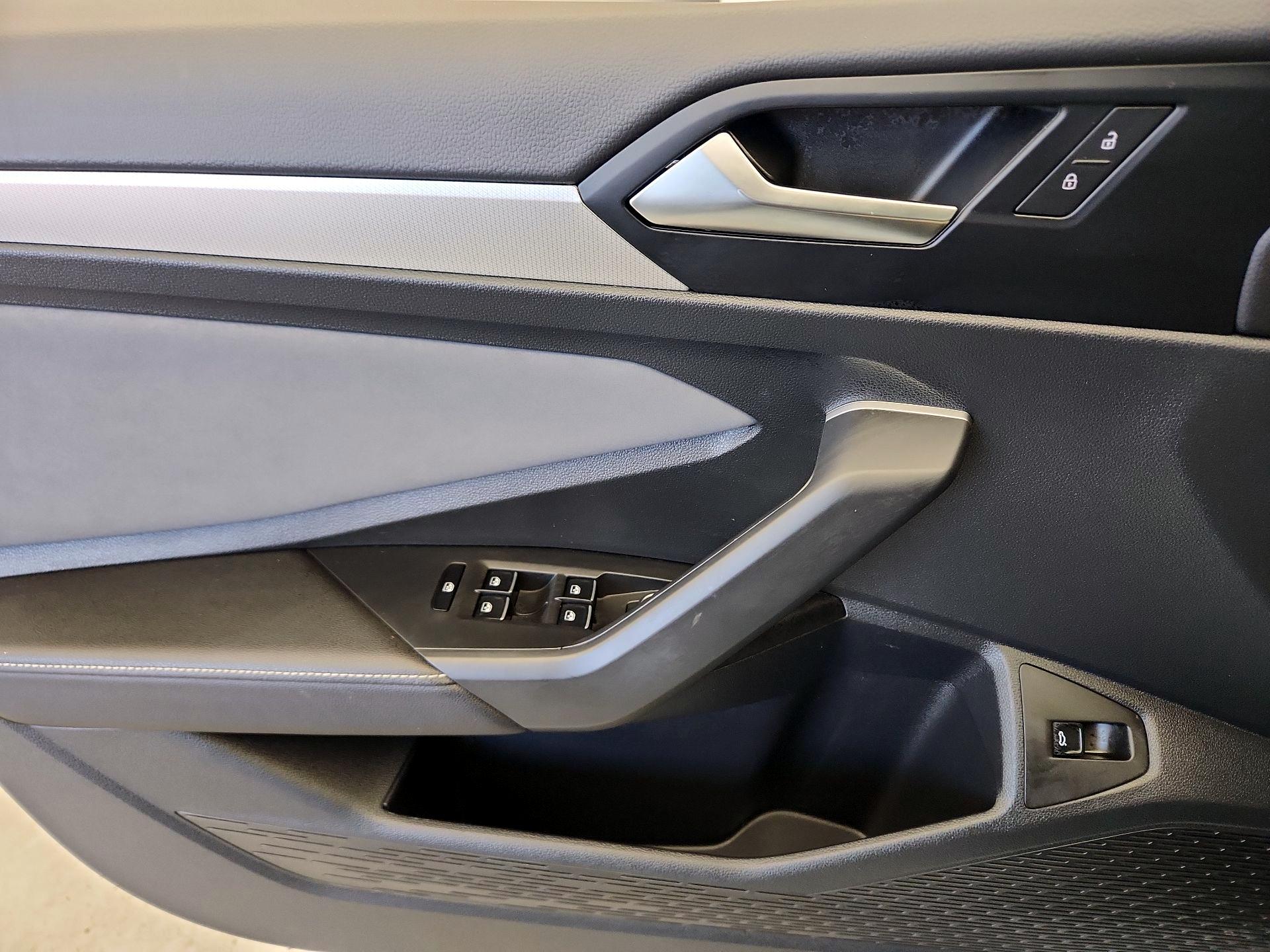 Thumbnail: 2025 Volkswagen Jetta - 12