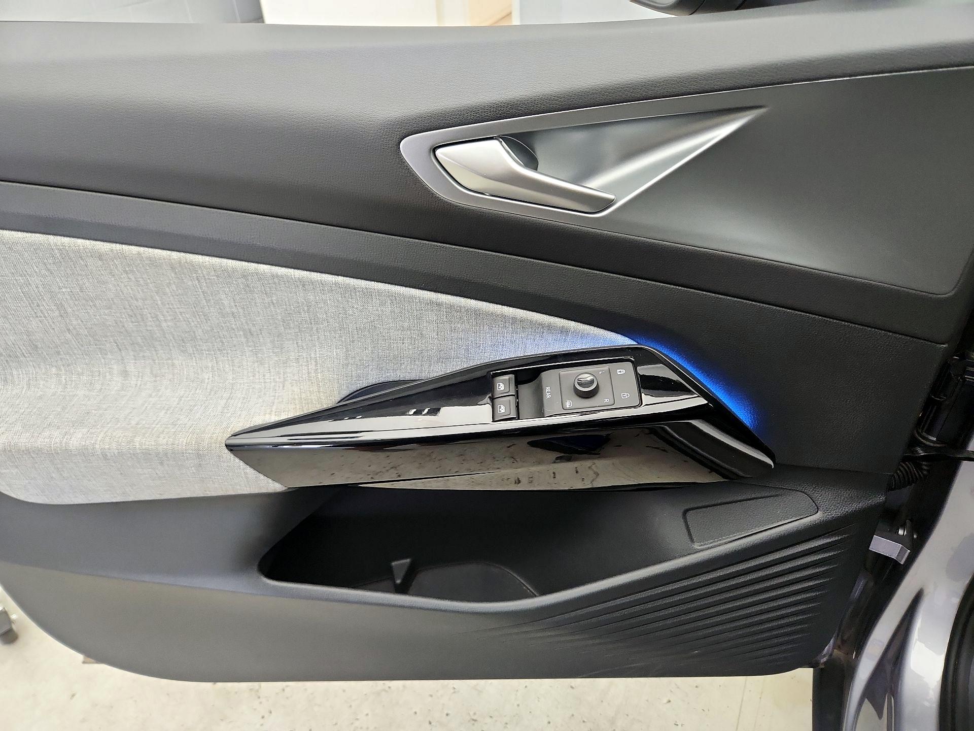 Thumbnail: 2023 Volkswagen ID.4 - 12