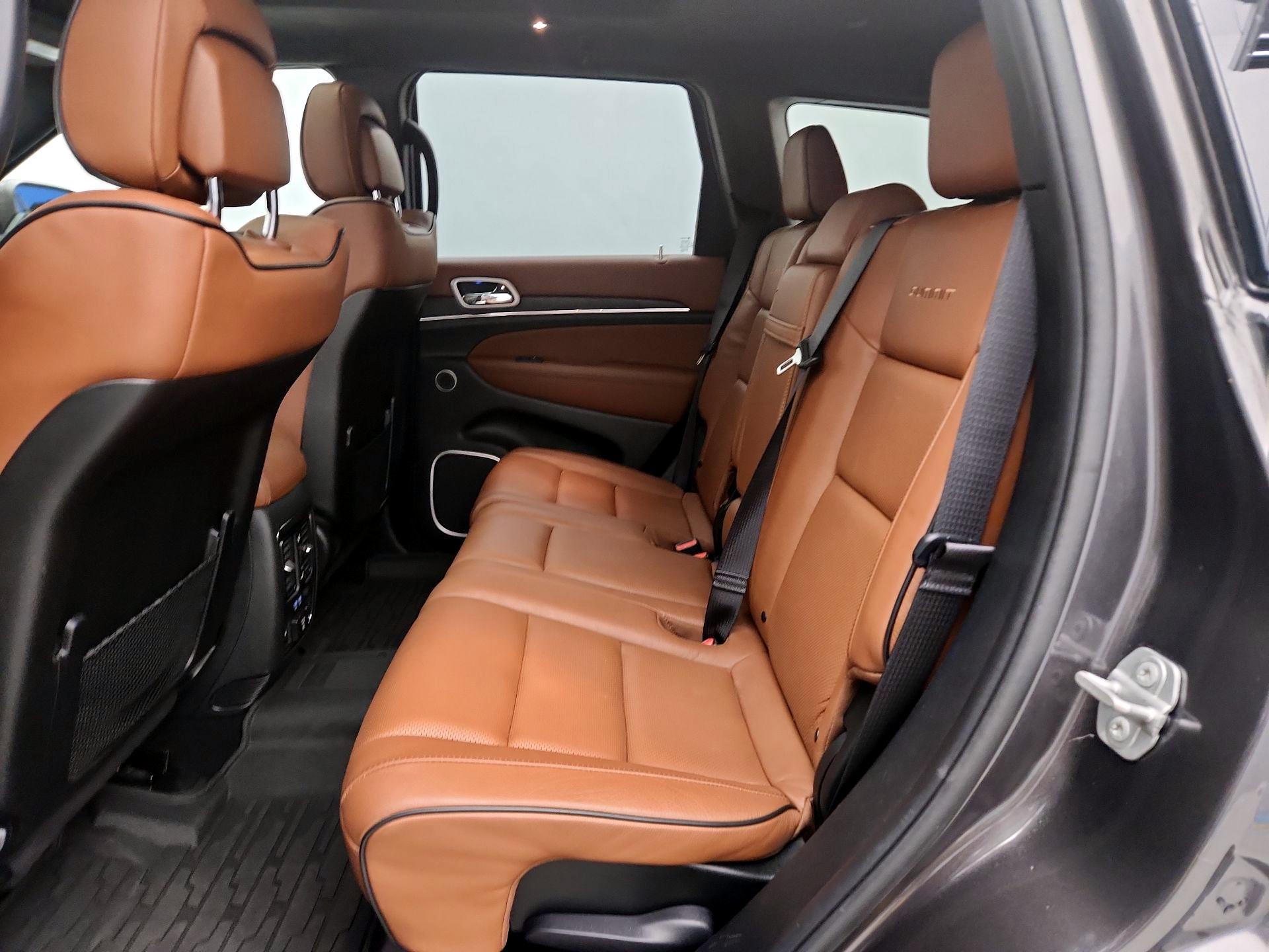 Thumbnail: 2020 Jeep Grand Cherokee - 20