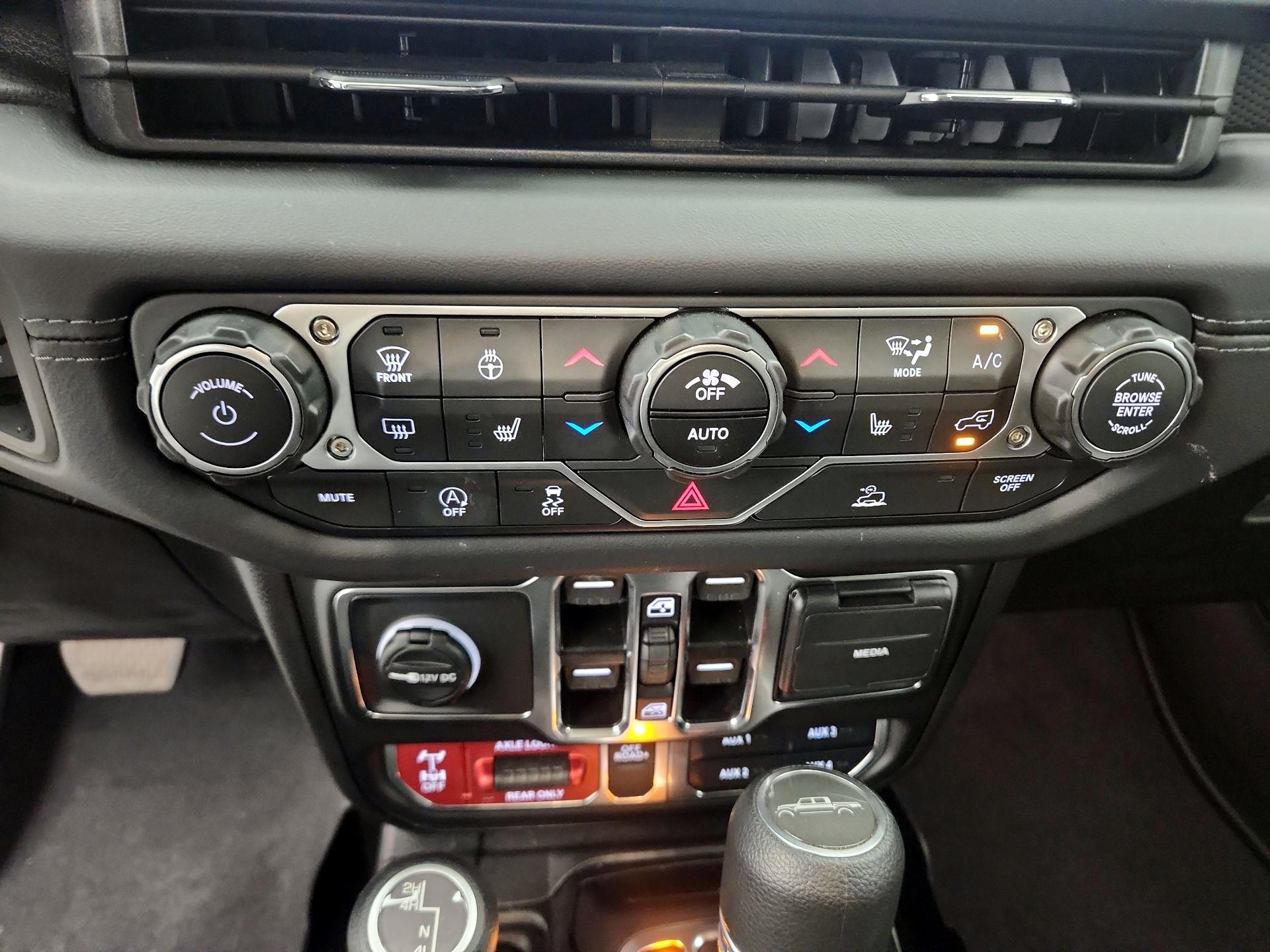 Thumbnail: 2025 Jeep Gladiator - 16