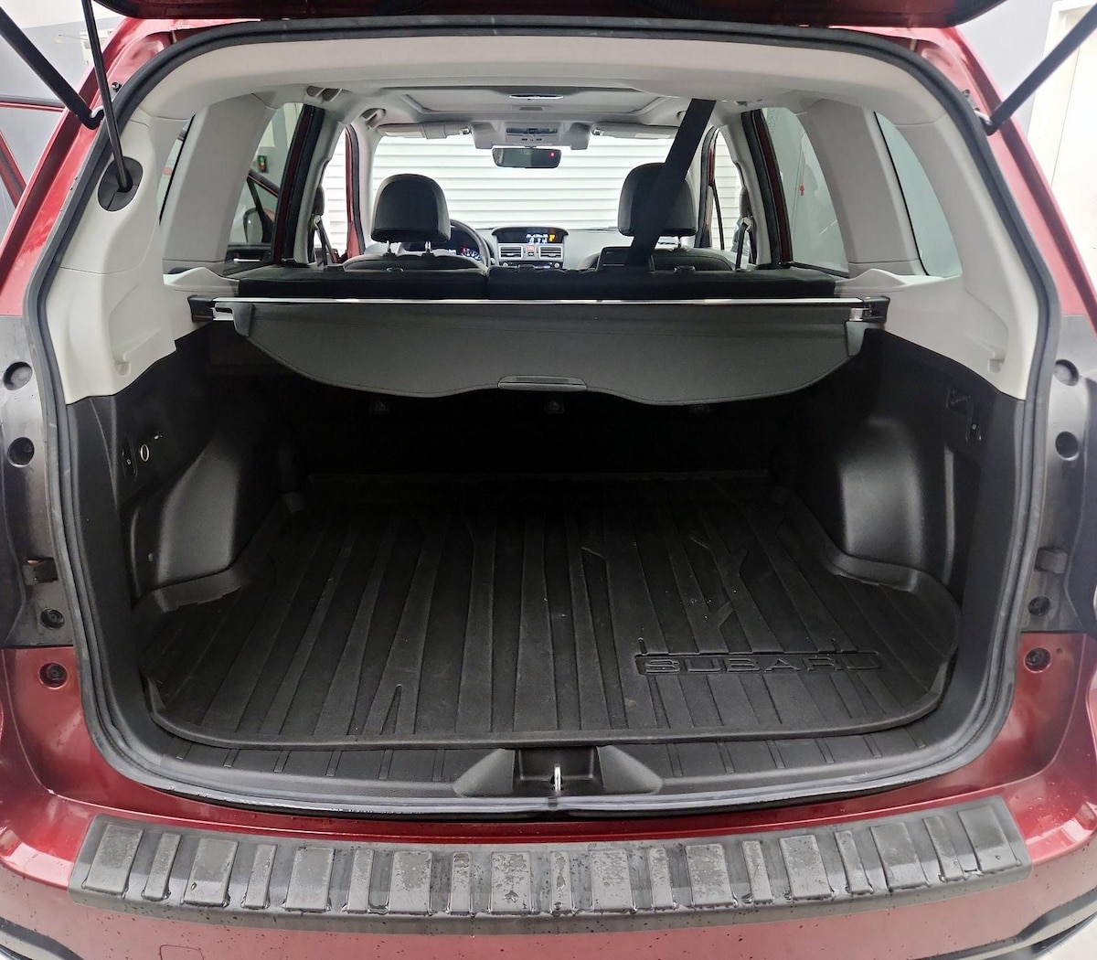 Trunk/Cargo (Seats Up)