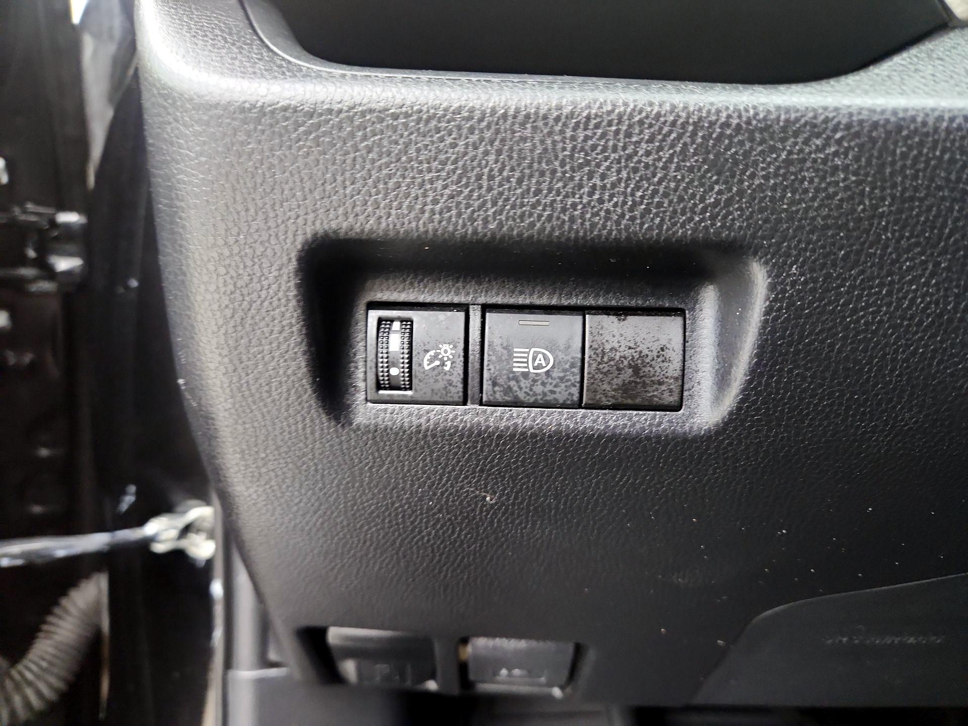 Thumbnail: 2021 Toyota RAV4 - 13