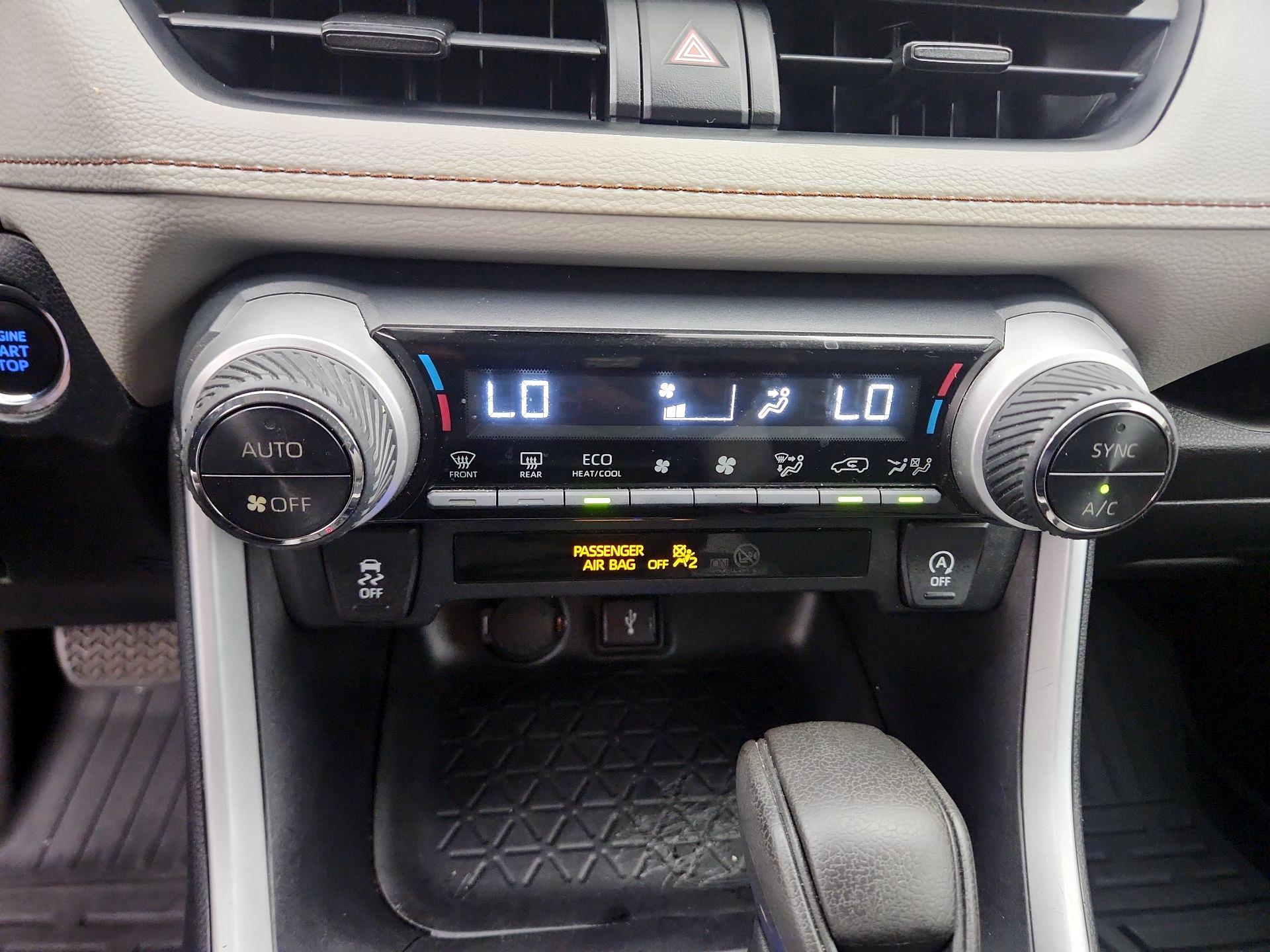 Thumbnail: 2021 Toyota RAV4 - 16