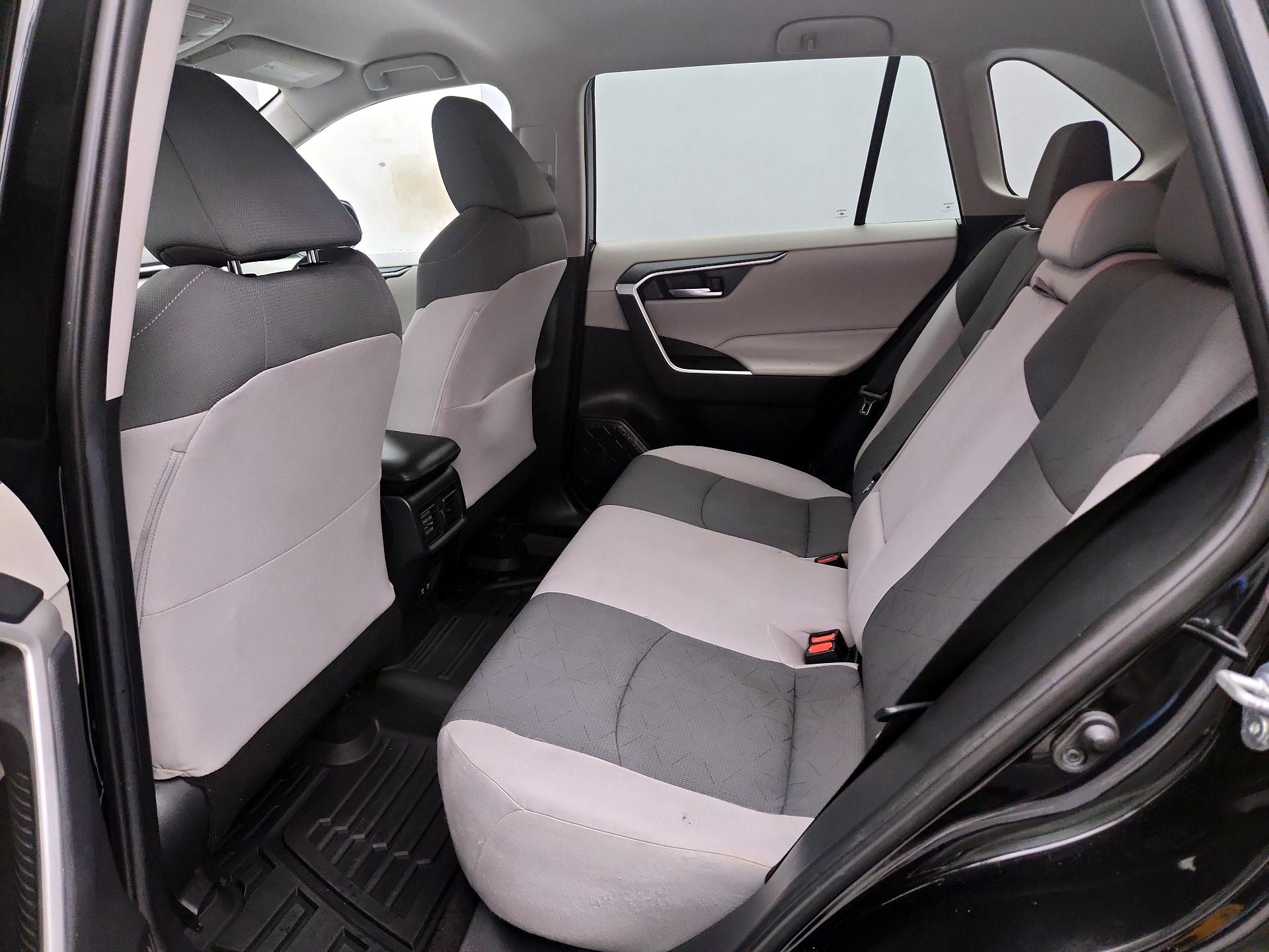 Thumbnail: 2021 Toyota RAV4 - 19