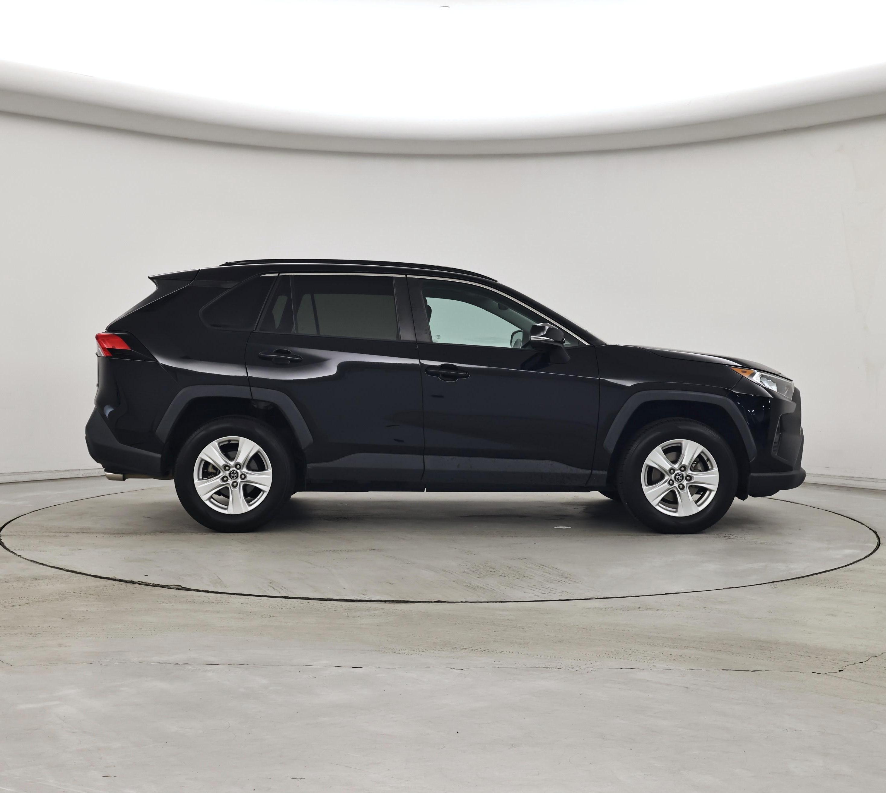 Thumbnail: 2021 Toyota RAV4 - 7