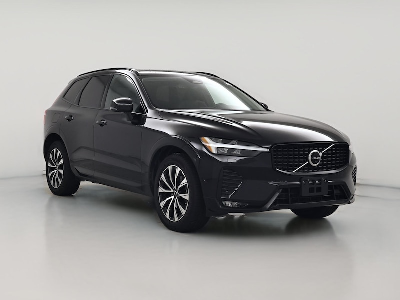 2023 Volvo XC60 B5 Plus Dark Theme