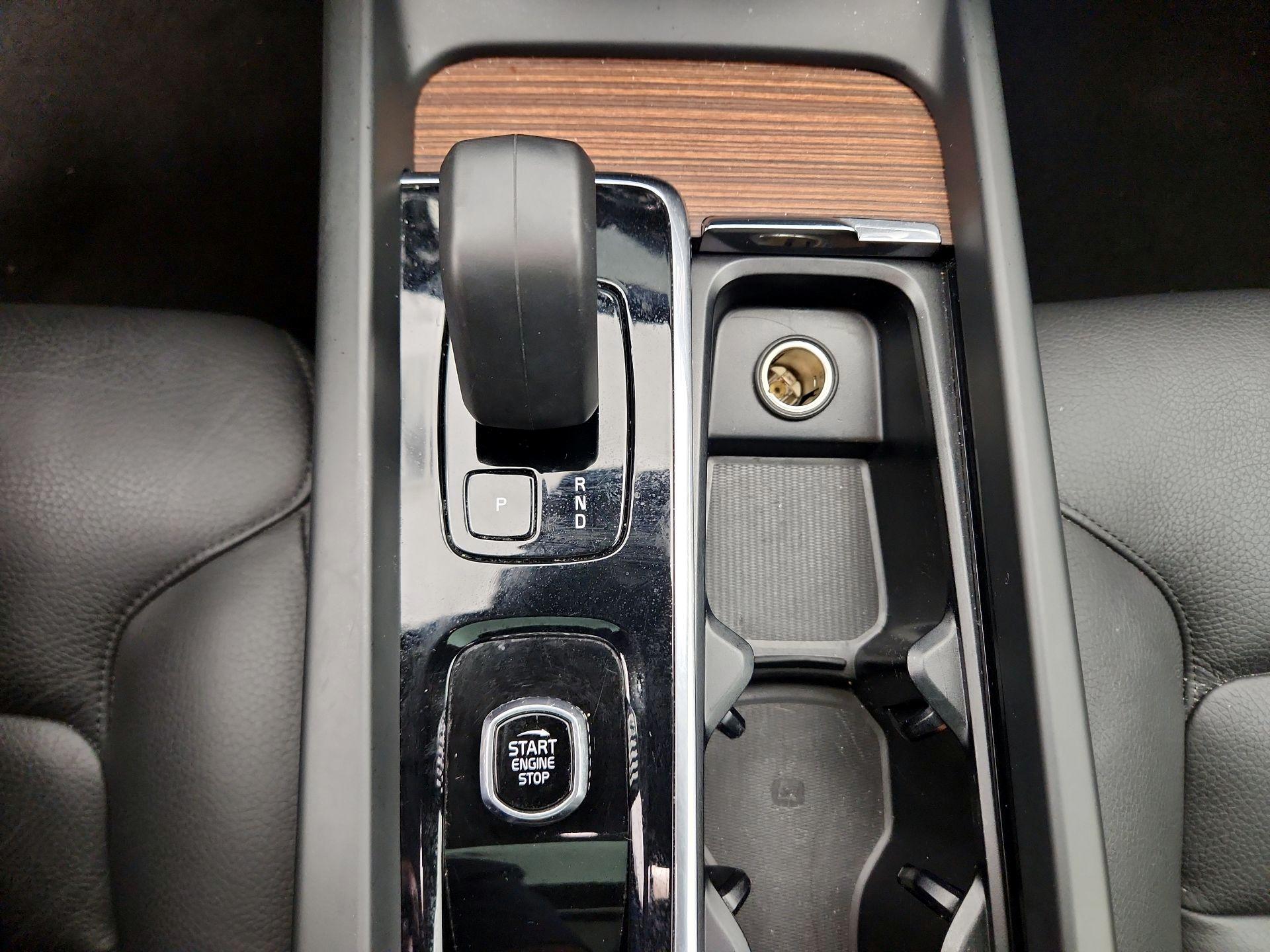 Thumbnail: 2023 Volvo XC60 - 17