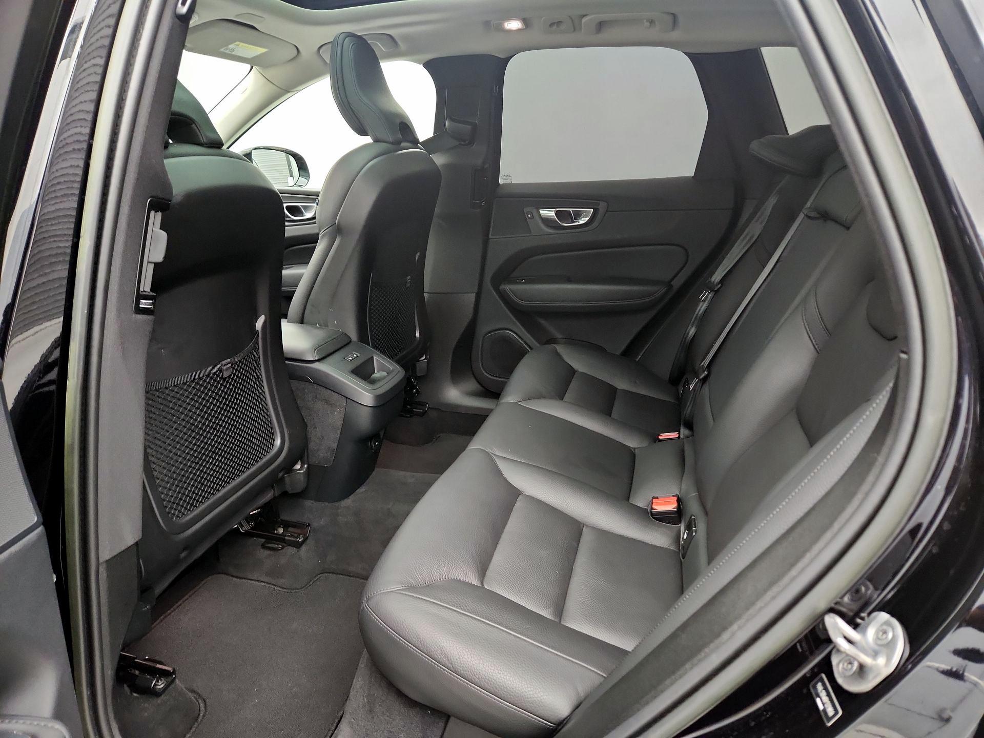 Thumbnail: 2023 Volvo XC60 - 19