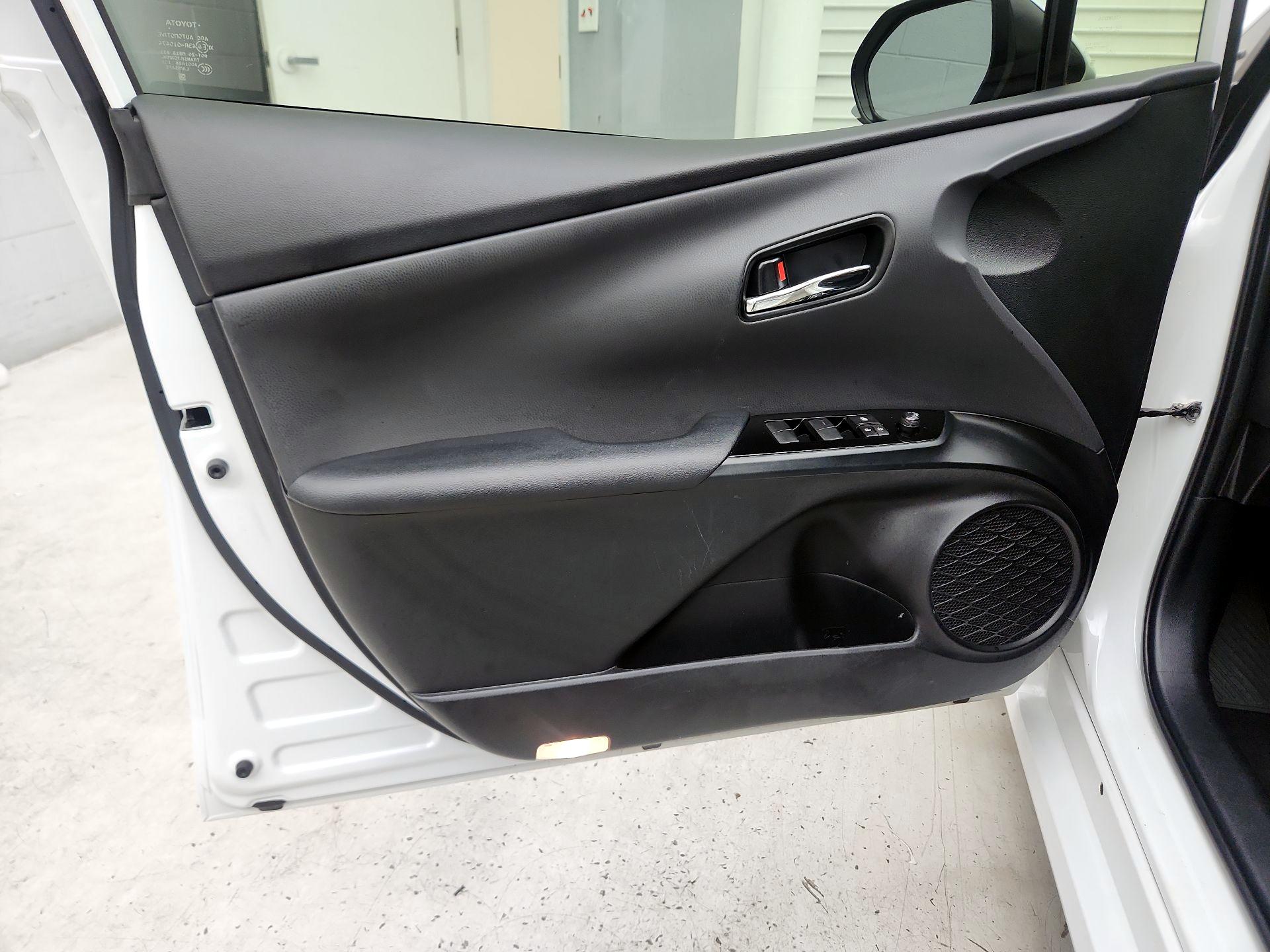 Thumbnail: 2021 Toyota Prius Prime - 12