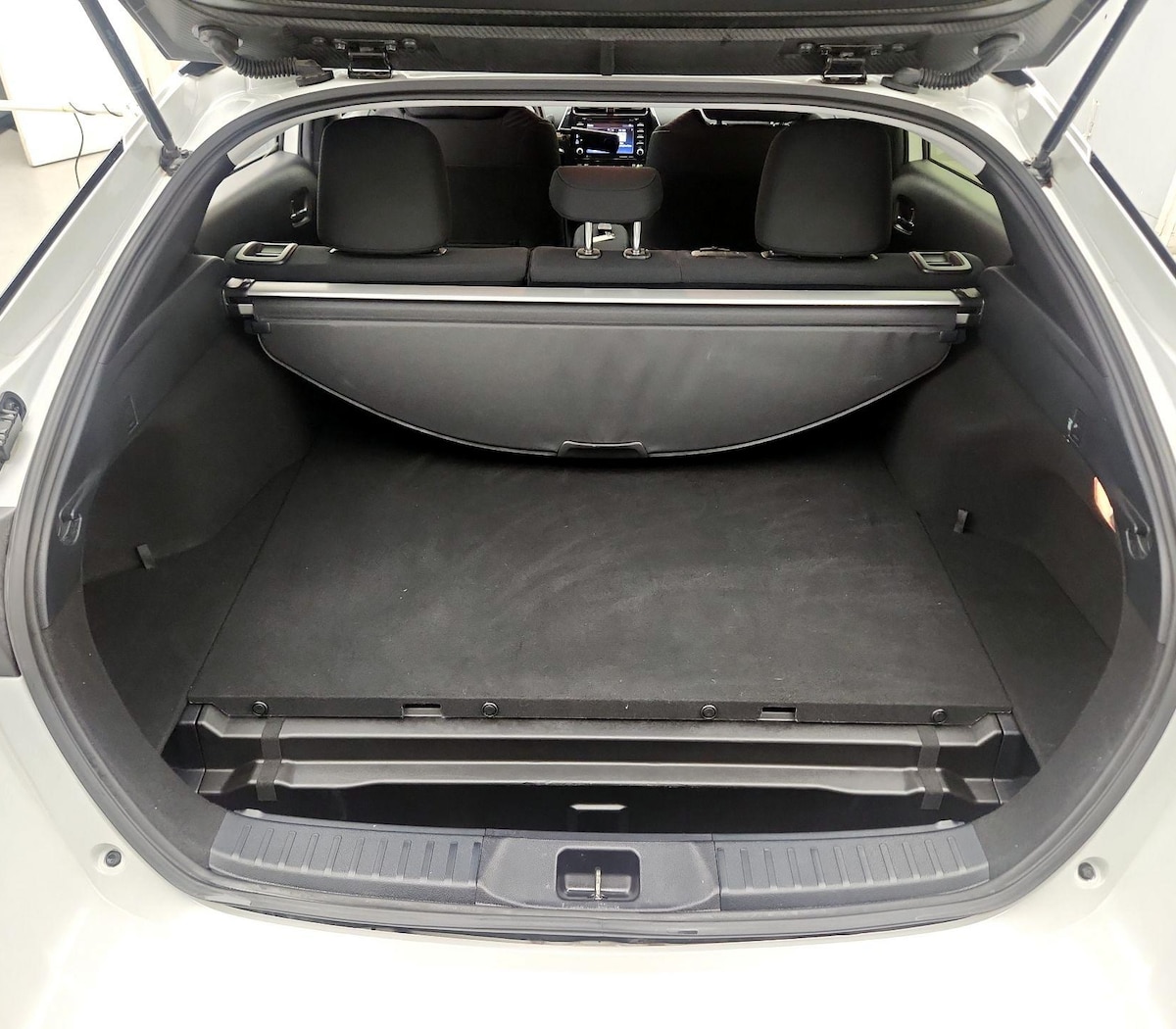Trunk/Cargo (Seats Up)